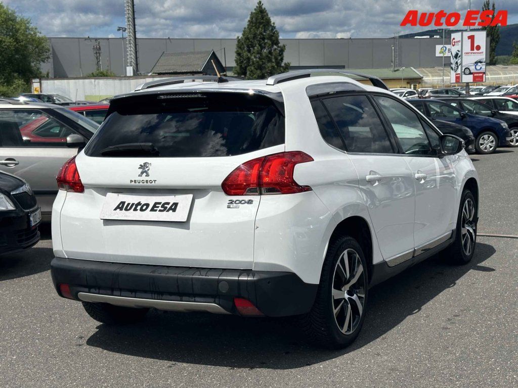 Peugeot 2008, 1.2 pt - fotka 4