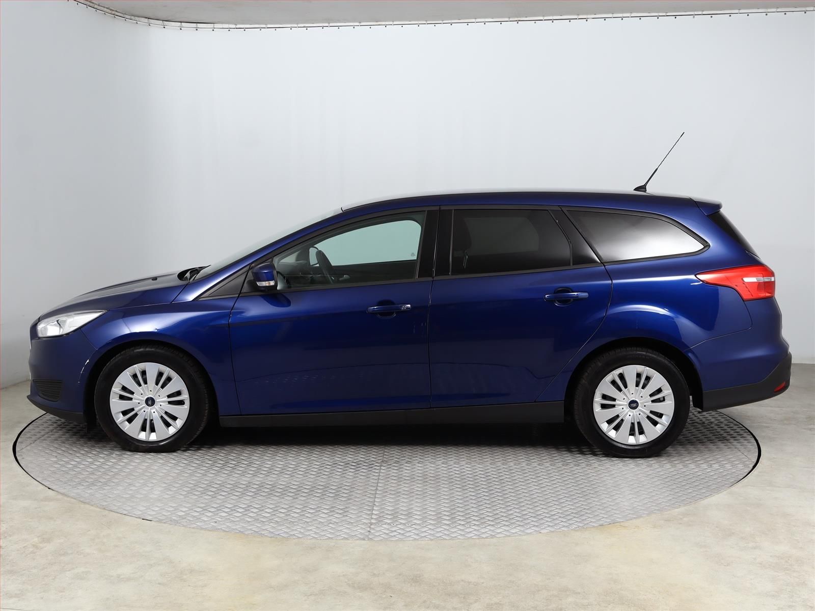 Ford Focus, 1.0 EcoBoost, Automat - fotka 3