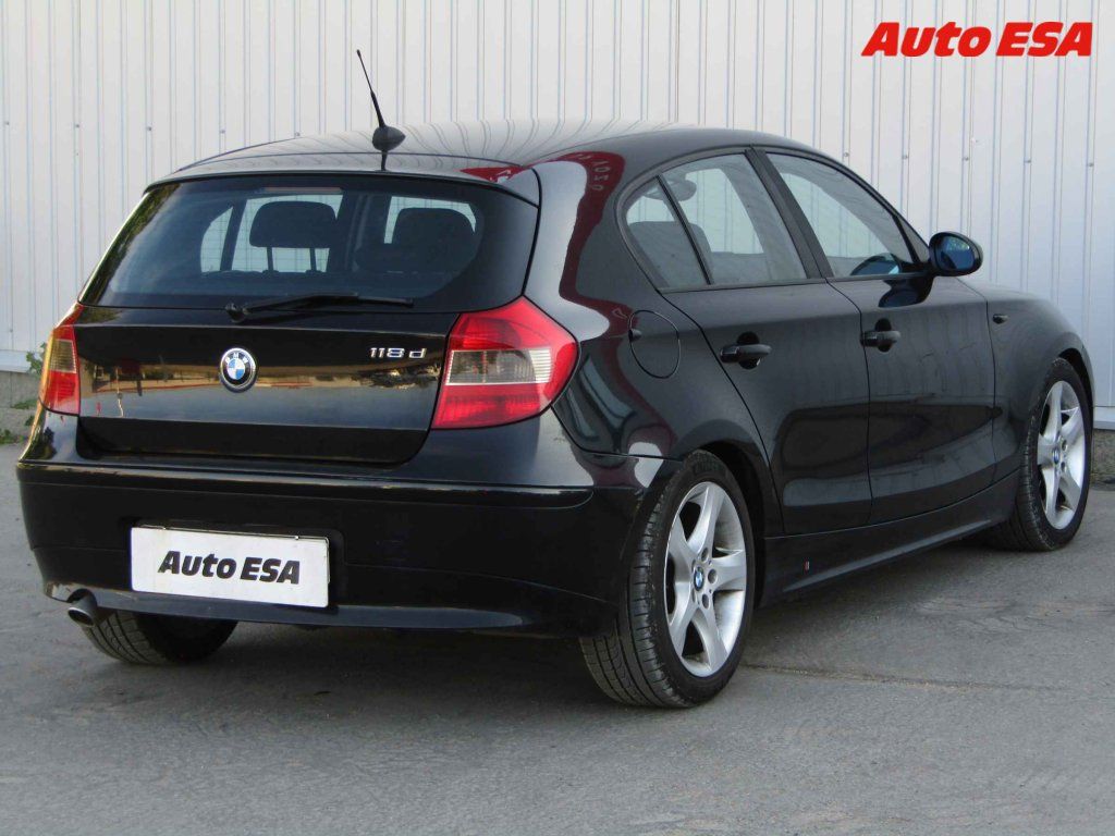 BMW Řada 1, 2.0d - fotka 4