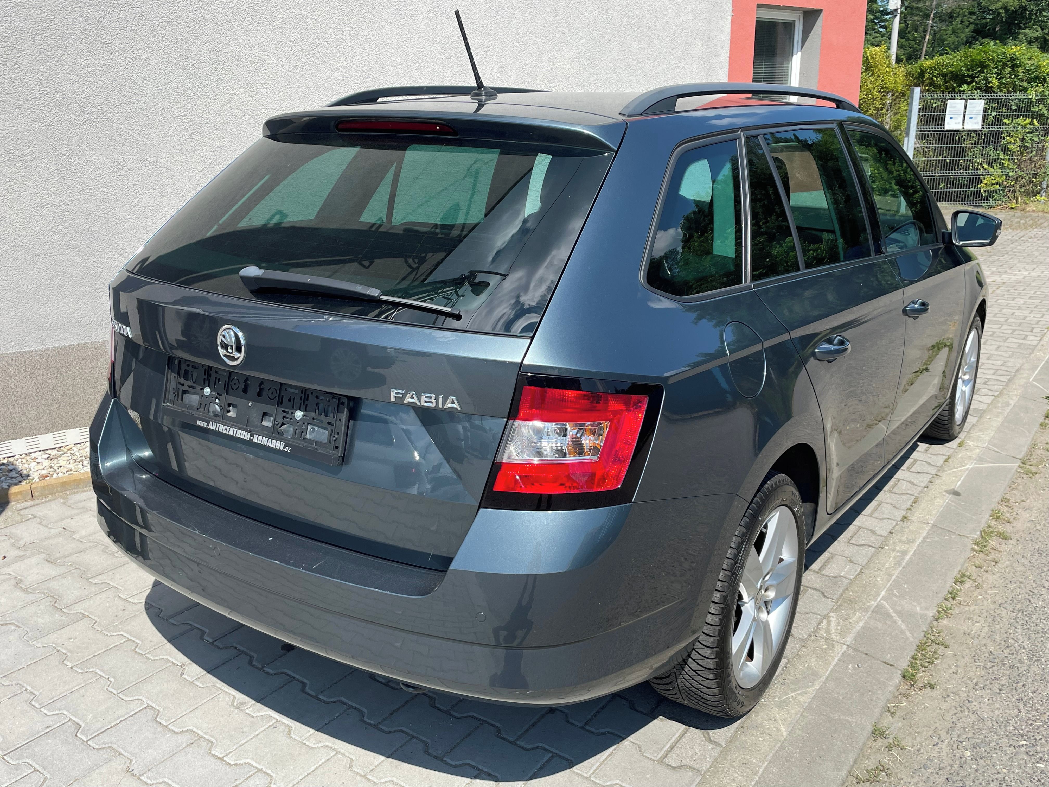 Škoda Fabia, 1.2 TSI Style 1.majitel - fotka 5