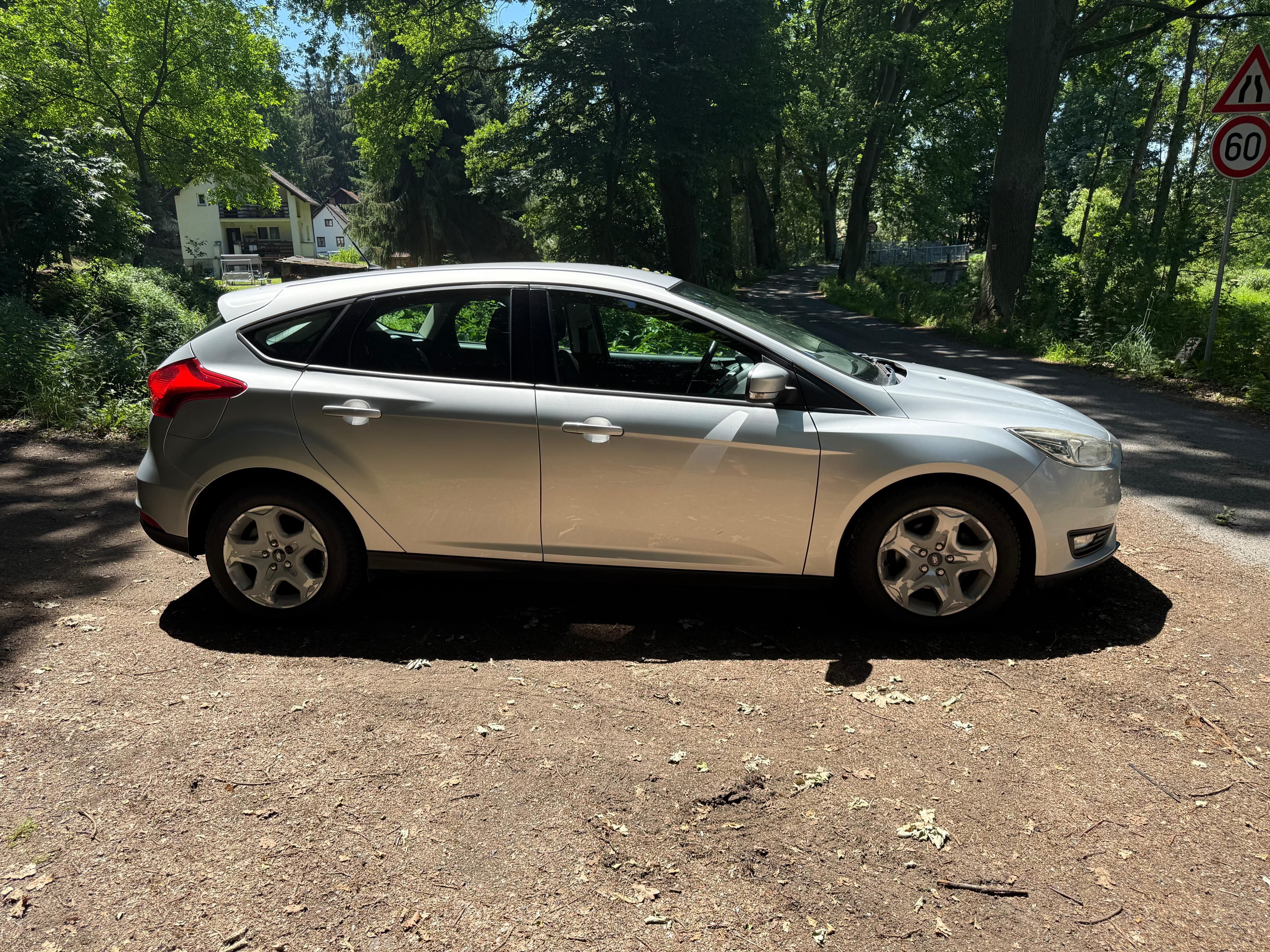 Ford Focus, 1,0 ECO Boost 74 kw 12/2014 - fotka 4