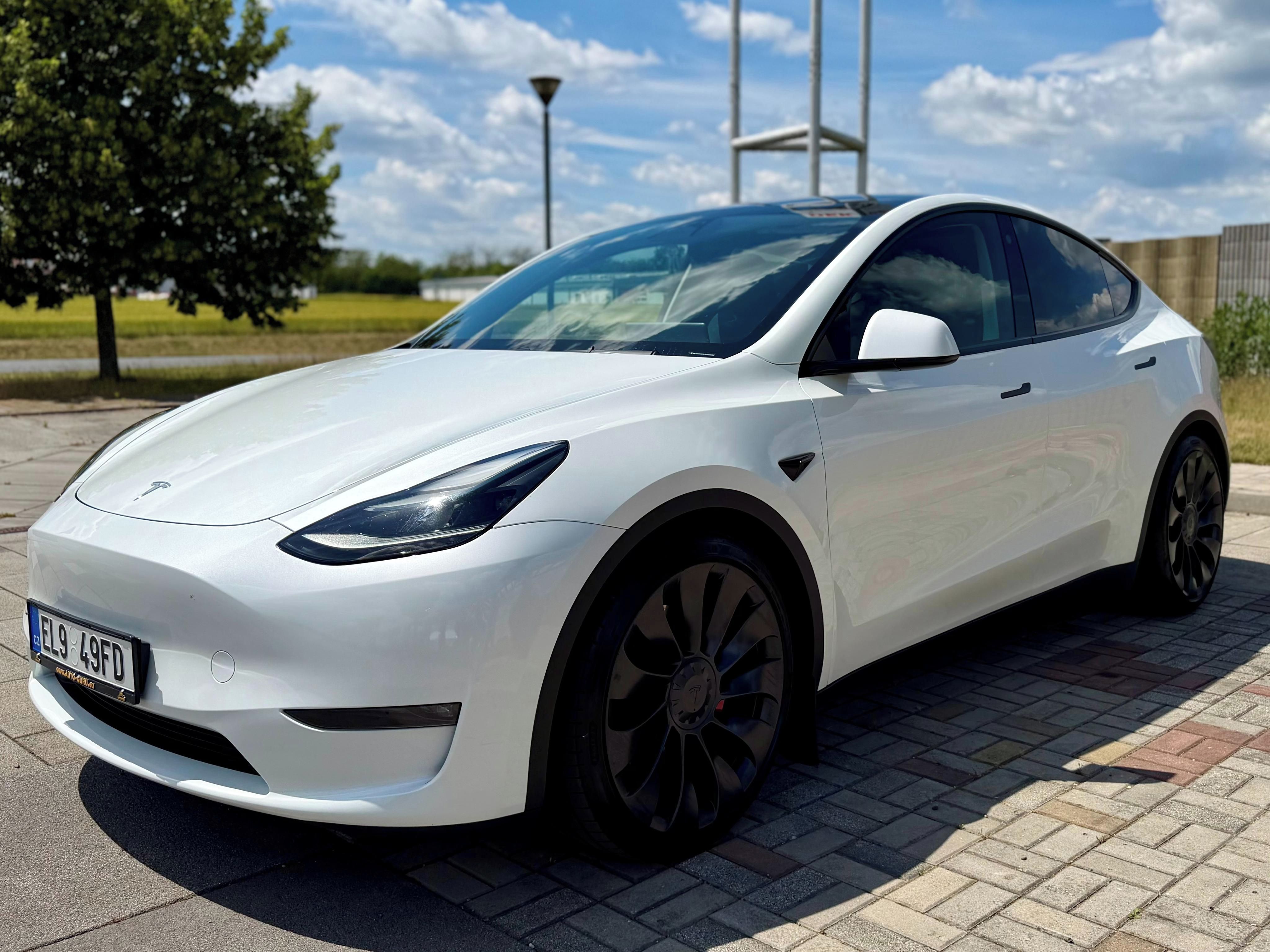 Tesla Model Y, Performance 393kw Berlin DPH - fotka 2