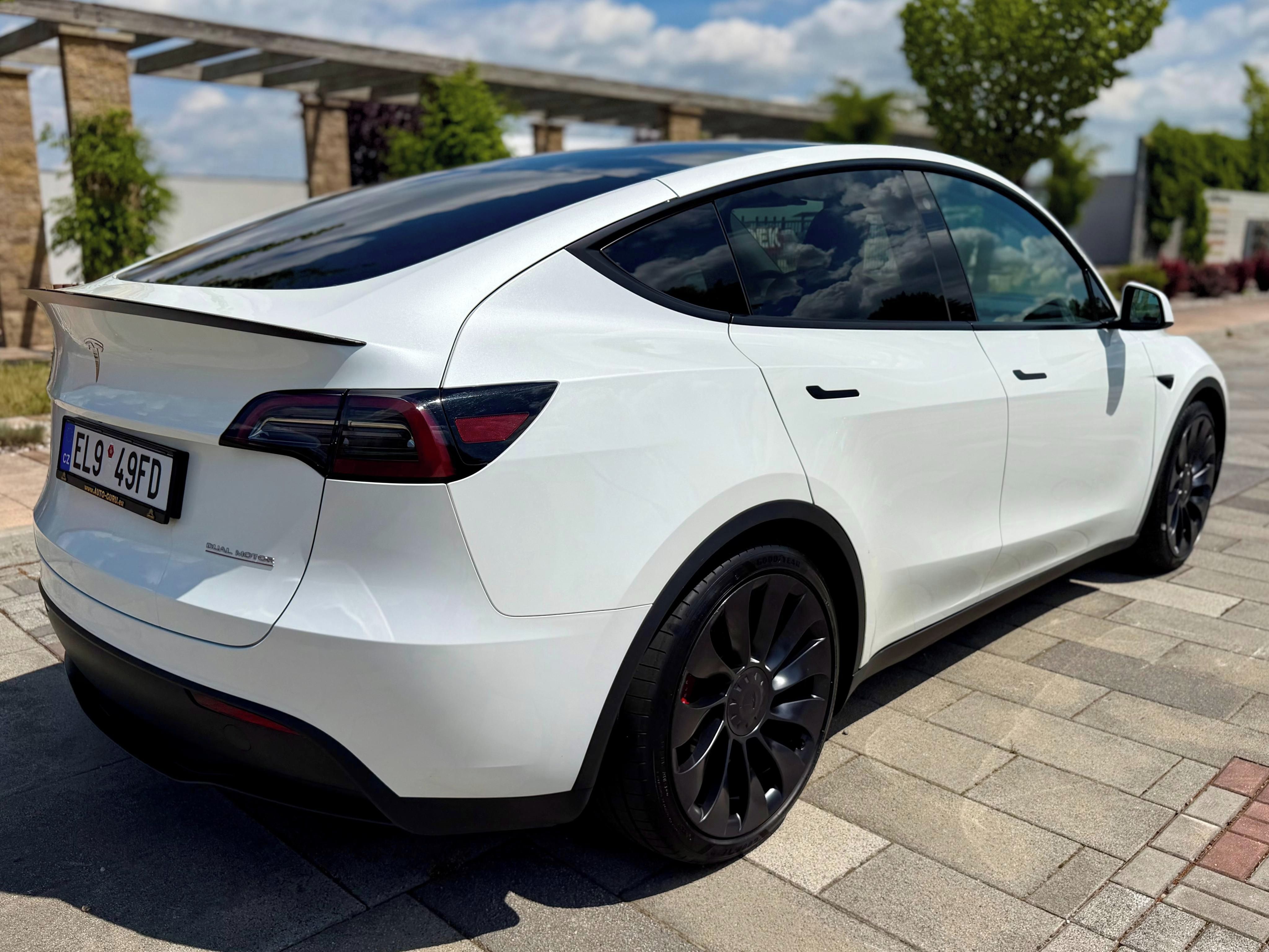 Tesla Model Y, Performance 393kw Berlin DPH - fotka 4