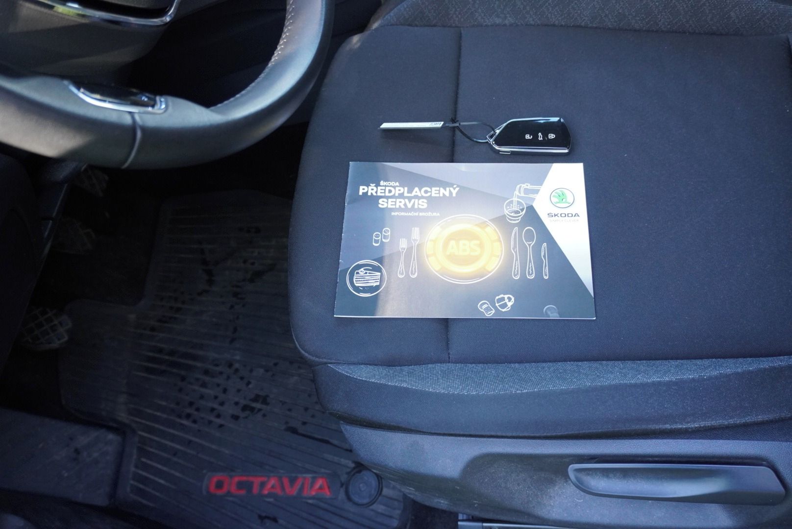 Škoda Octavia, 1.5 TSI 110kW RS Design ZÁRUKA - fotka 6