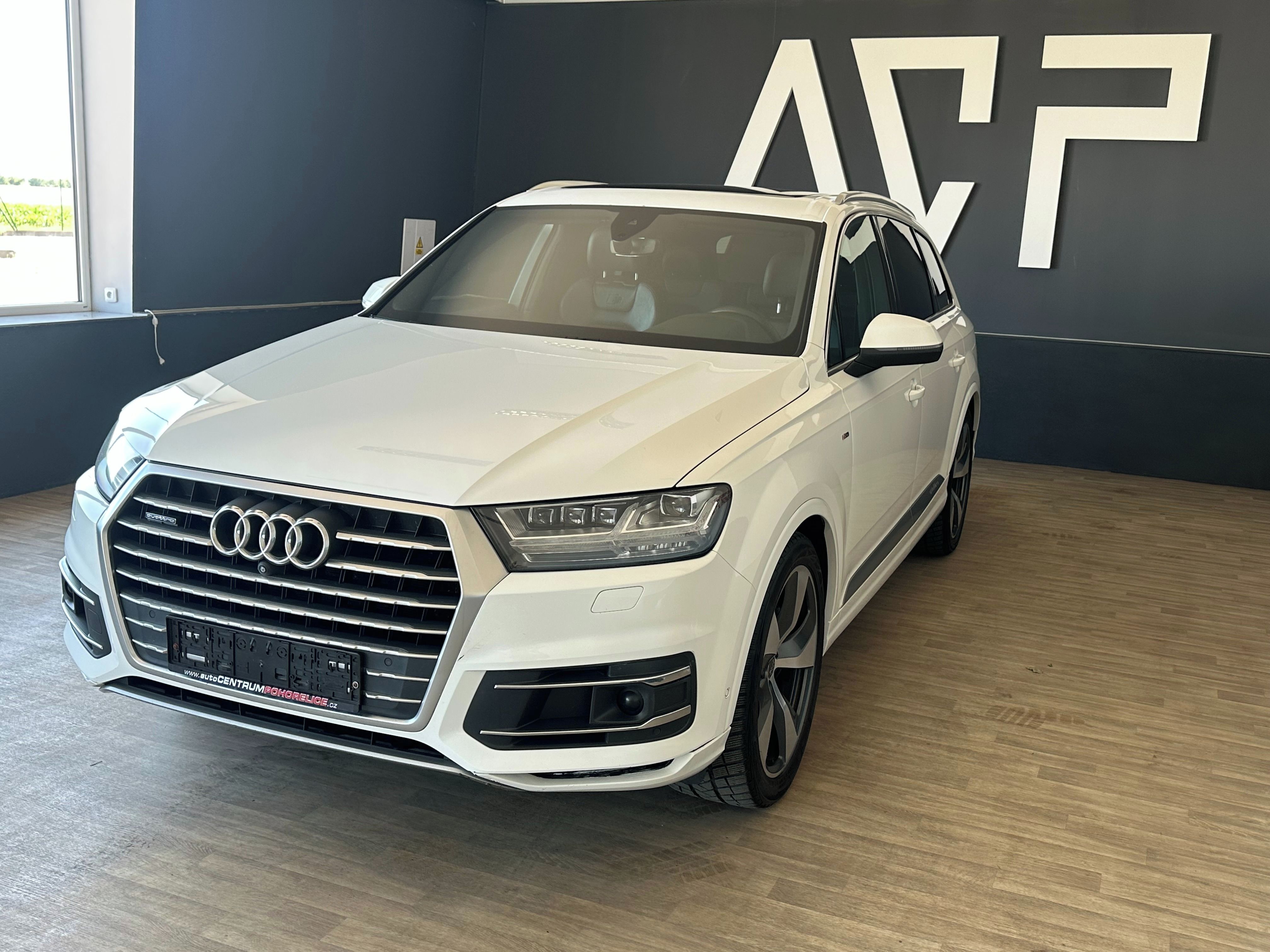 Audi Q7, 3,0TDI*S-Line*200KW*DPH - fotka 2
