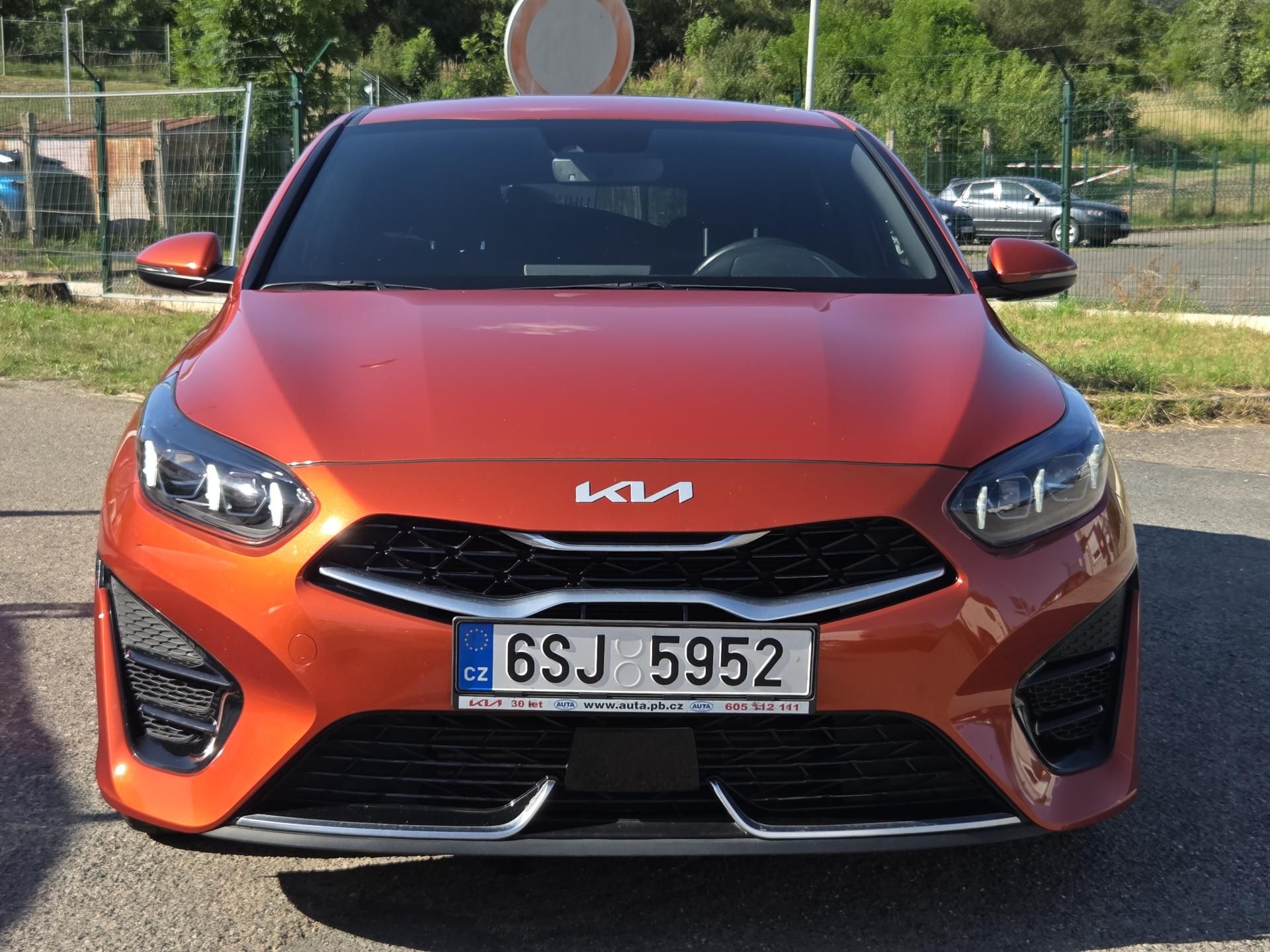 Kia ProCeed, 1,5T-GDi lze i na splátky VŠEM - fotka 2