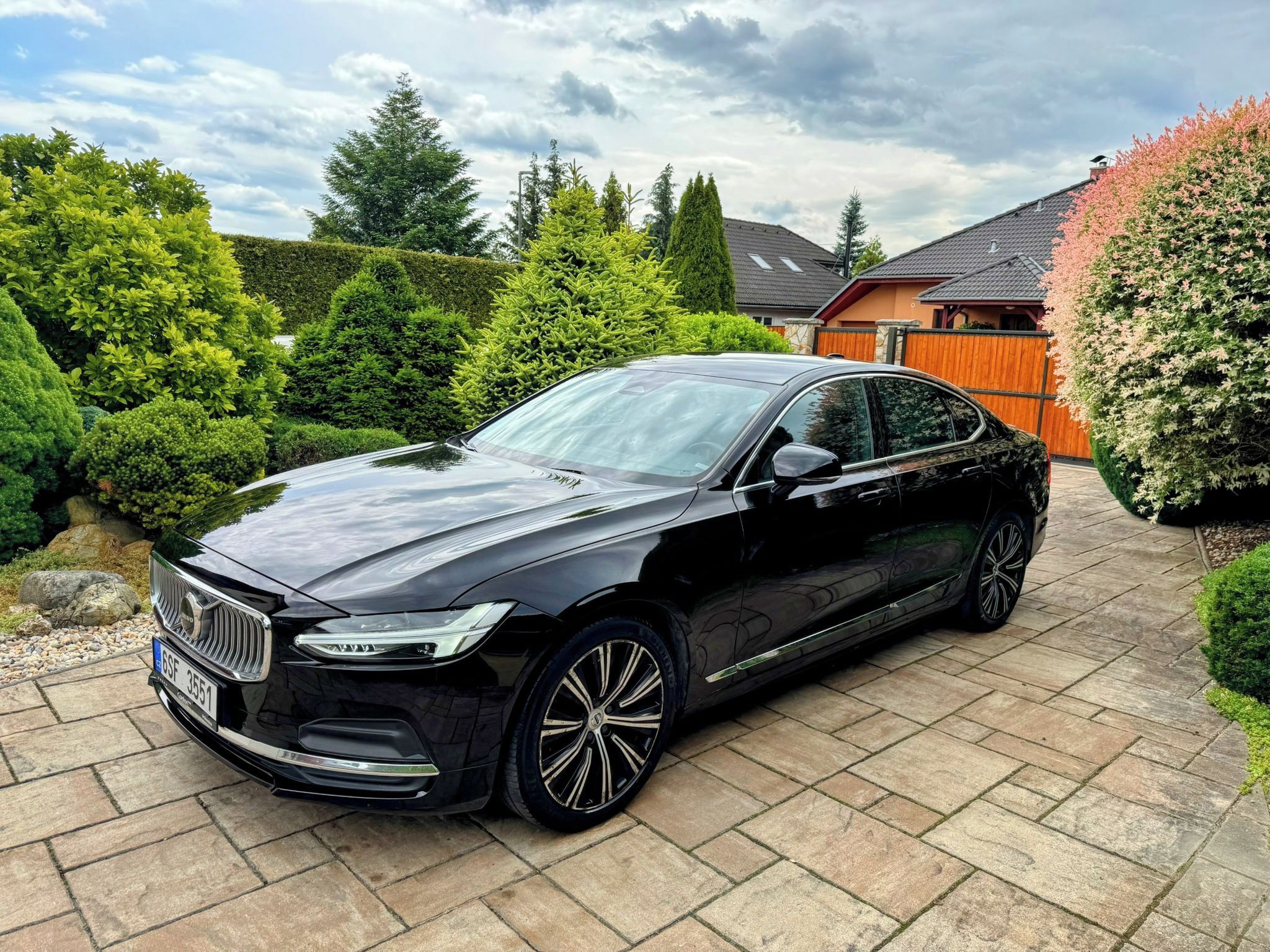 Volvo S90, B5 AWD 173KW Inscription 1.maj - fotka 2