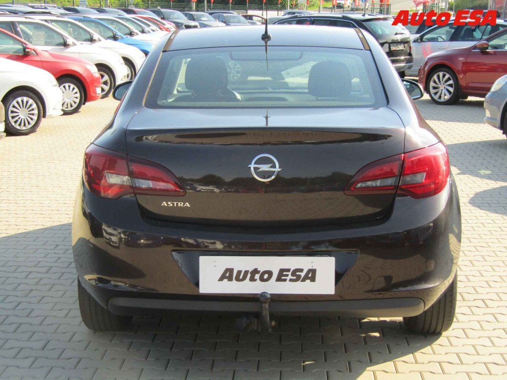 Opel Astra, 1.6 i - fotka 5