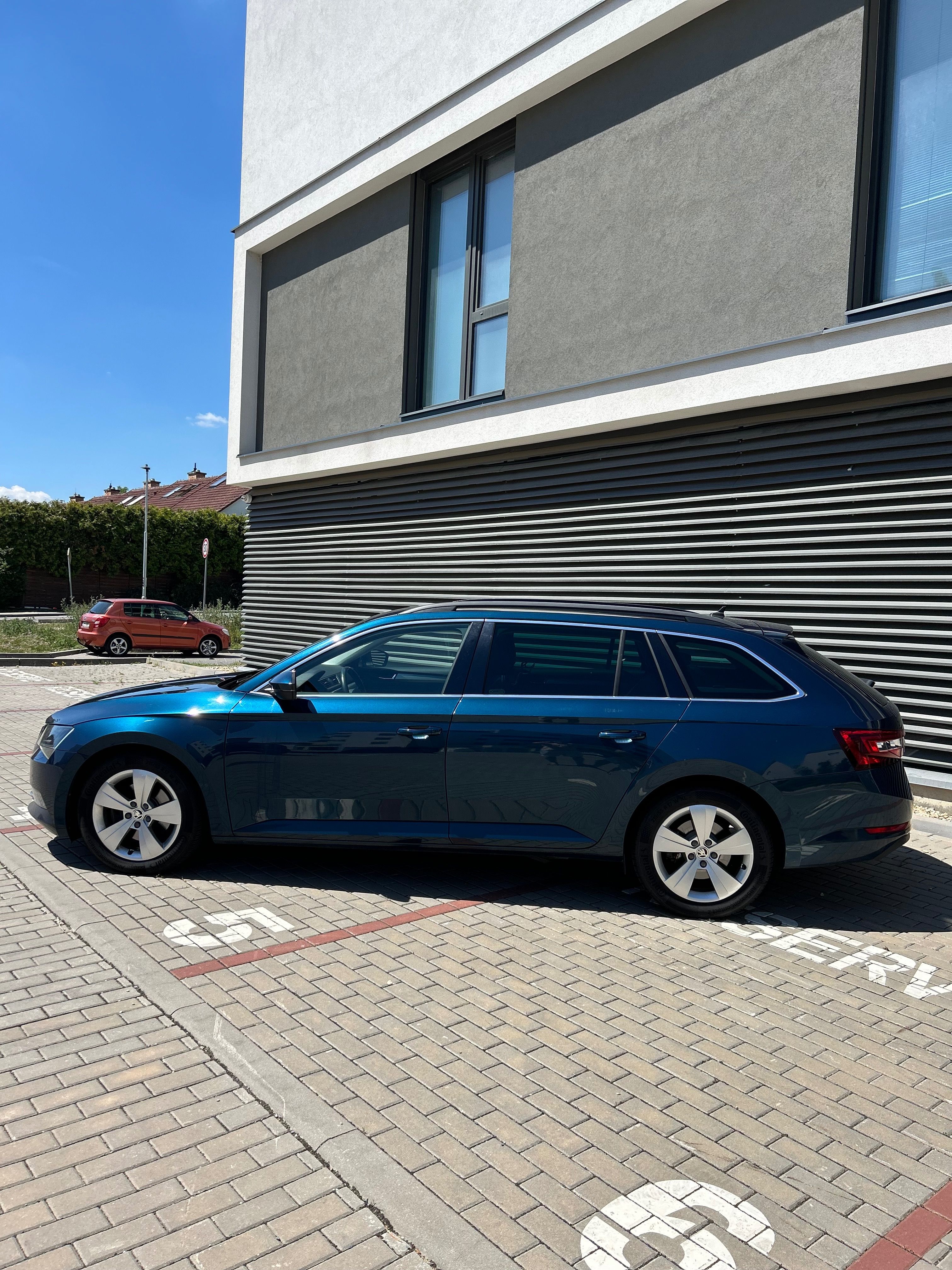 Škoda Superb, 2.0 TDI DSG Ambition PLUS - fotka 6