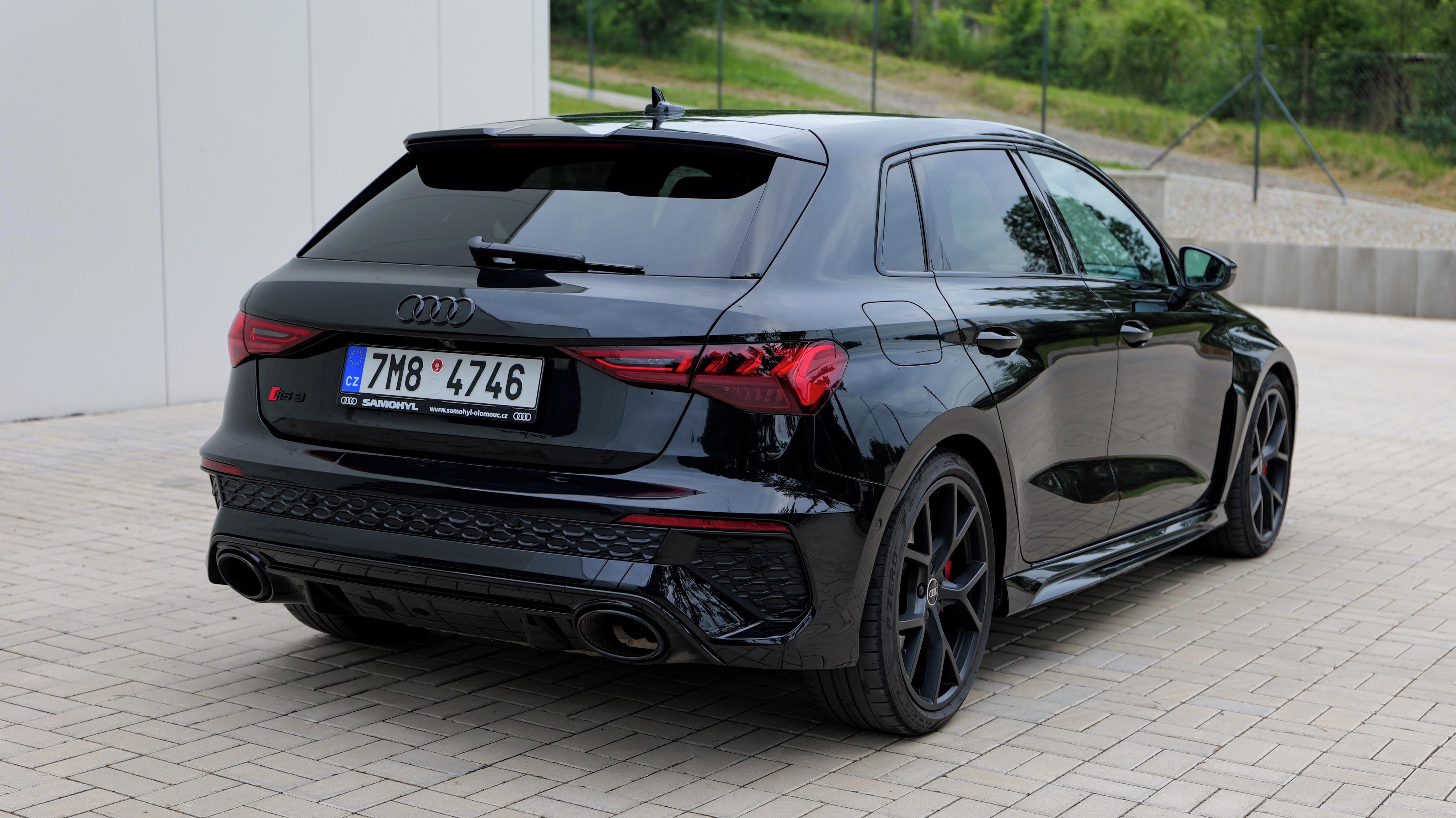 Audi RS3, 2.5 TFSI - originální stav - fotka 2