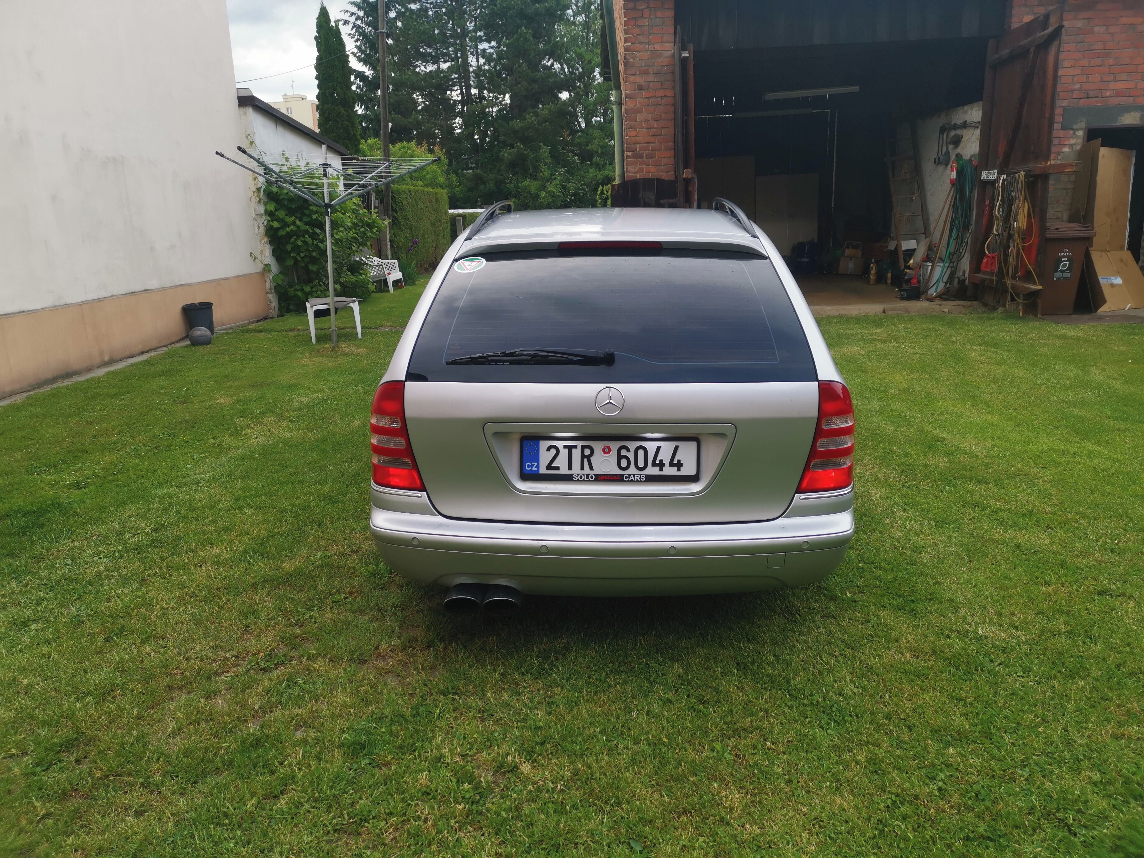 Mercedes-Benz Třídy C, 32 AMG - fotka 5