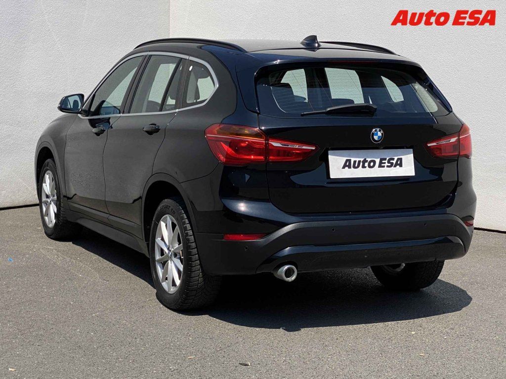 BMW X1, 1.5 D,servis.kniha,AT - fotka 6