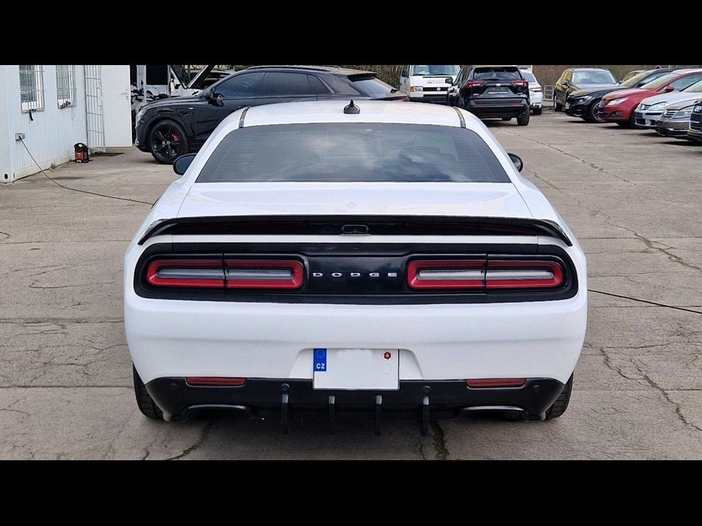 Dodge Challenger, 5.7L V8 Hemi/Shaker/kůže/375 P - fotka 5
