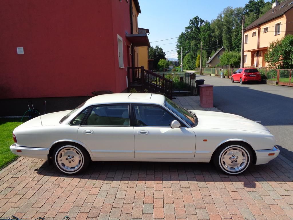 Jaguar XJ6, 3.2 SOVEREIGN 155kW - fotka 6