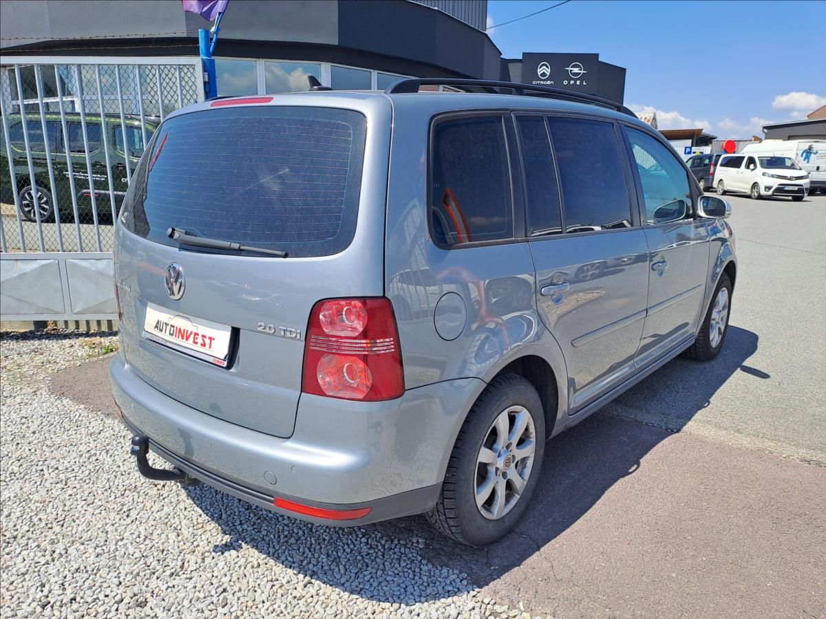 Volkswagen Touran, 2,0 TDI DSG - fotka 3