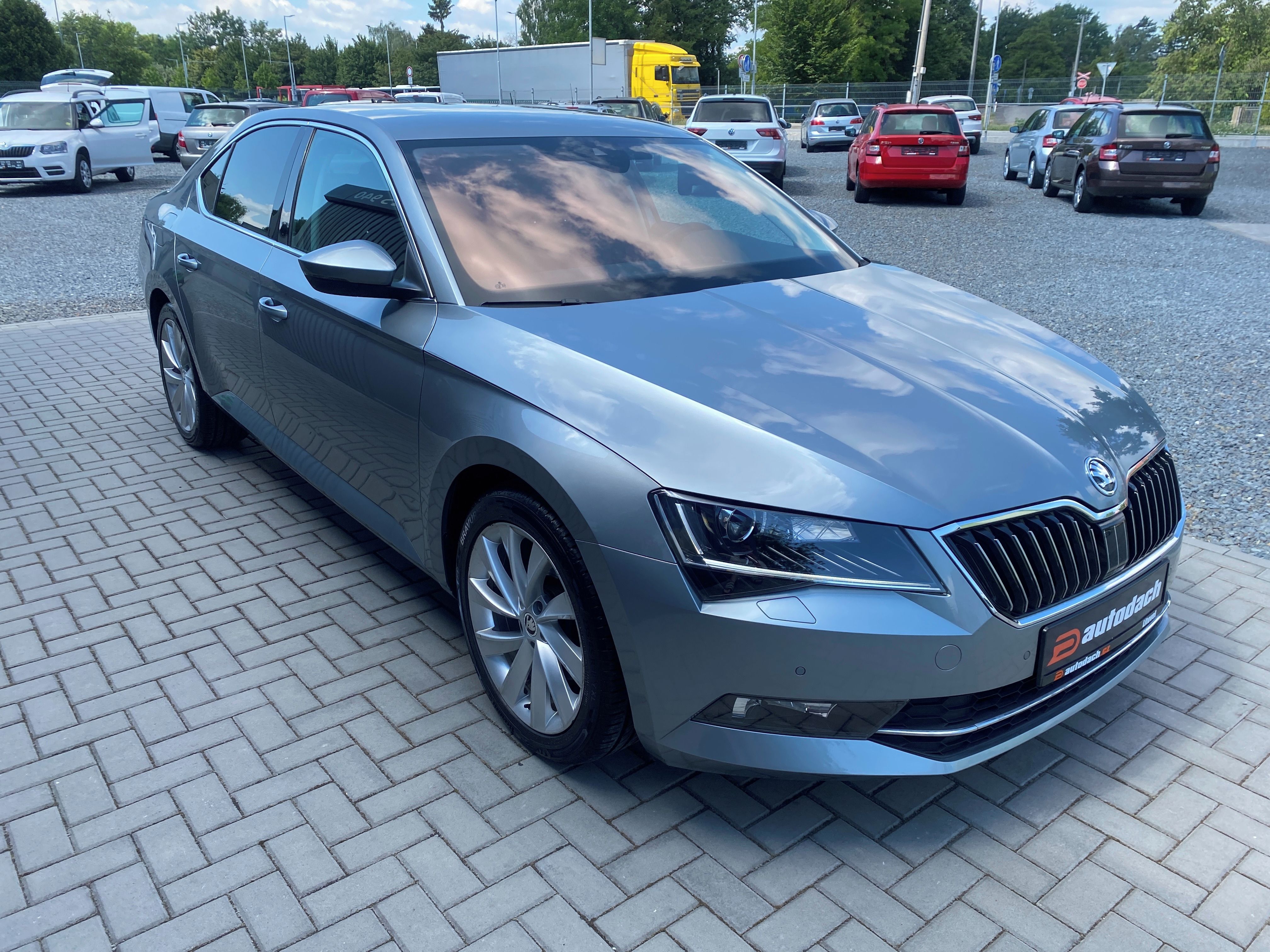 Škoda Superb, 2.0TDI110kW-1xMAJ.-CZ-66 000KM - fotka 6