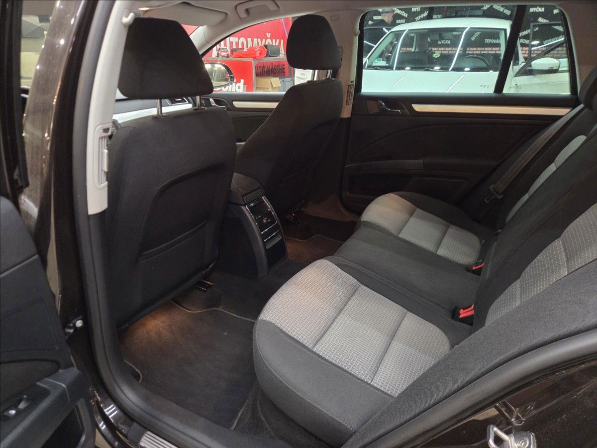 Škoda Superb, 2,0 TDi - perfektní 4x4 - fotka 6