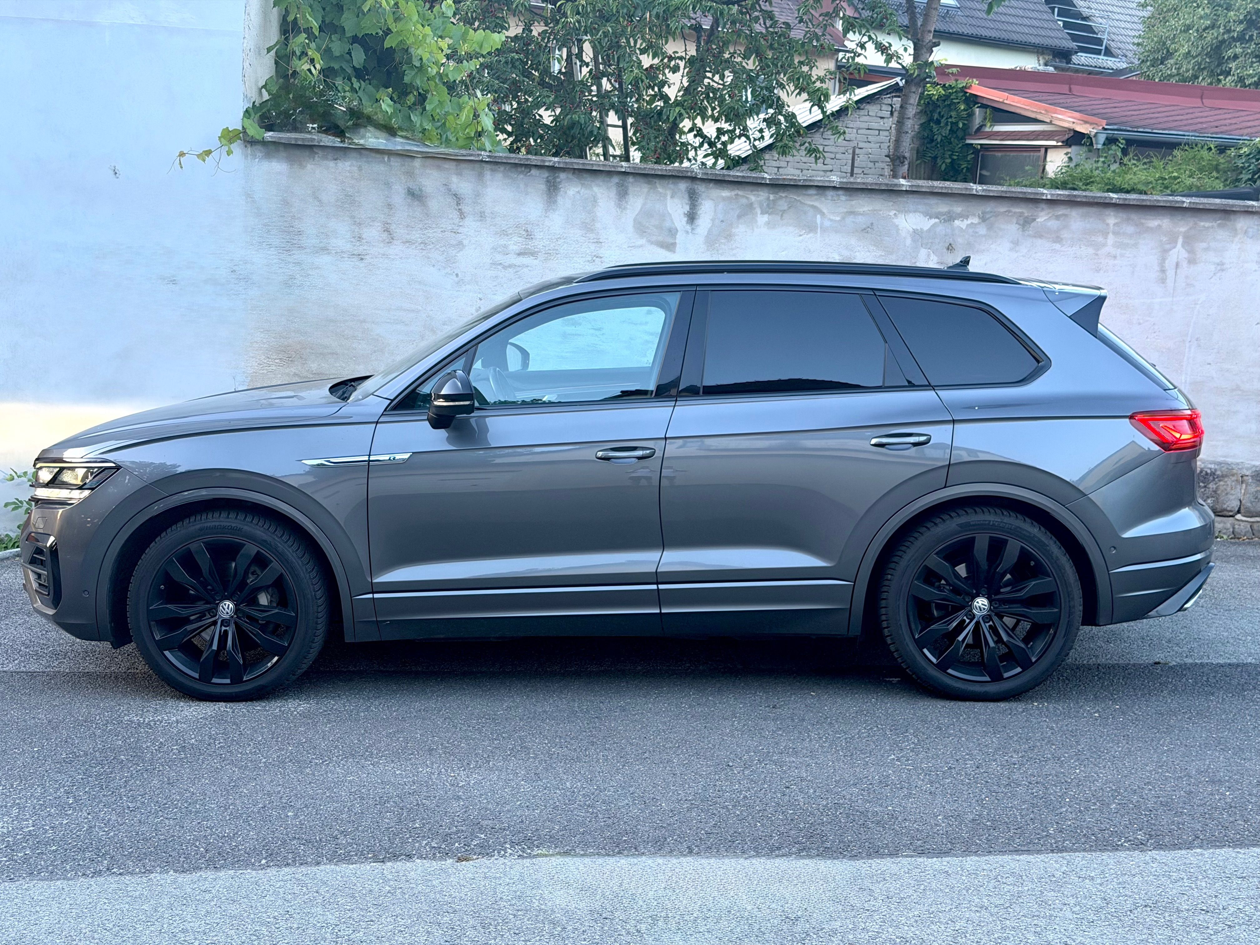 Volkswagen Touareg, R line 3.0 210kW CZ vzduch - fotka 2