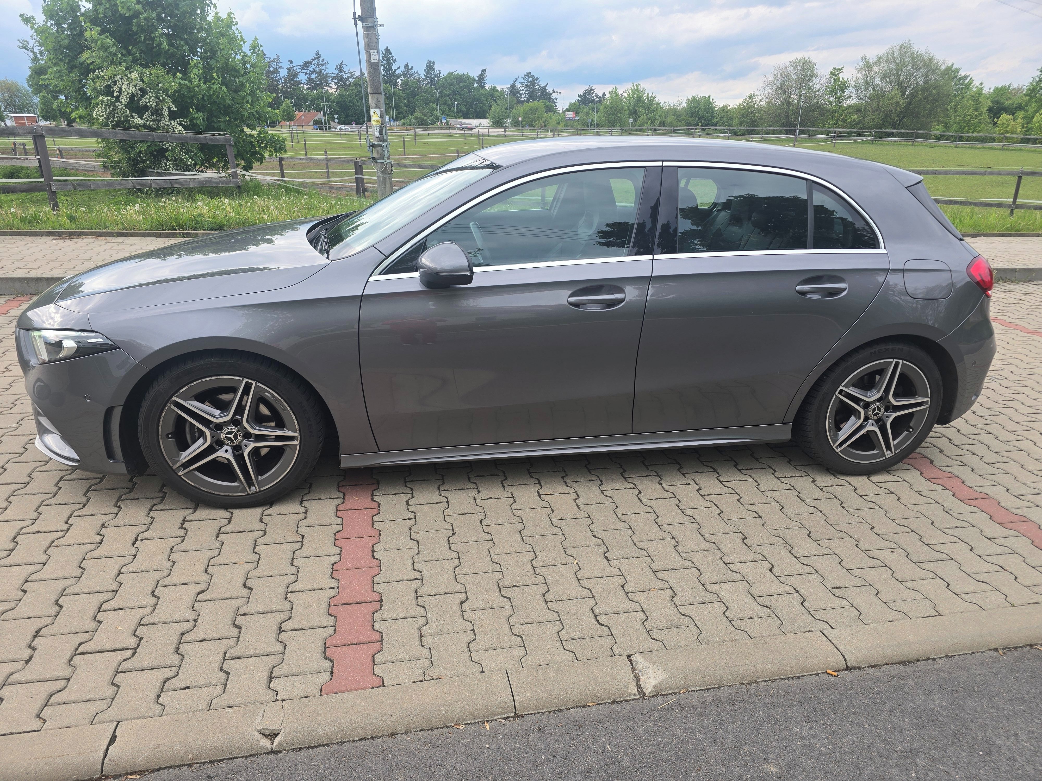 Mercedes-Benz Třídy A, Mercedes-Benz A 200 AMG Line, - fotka 2