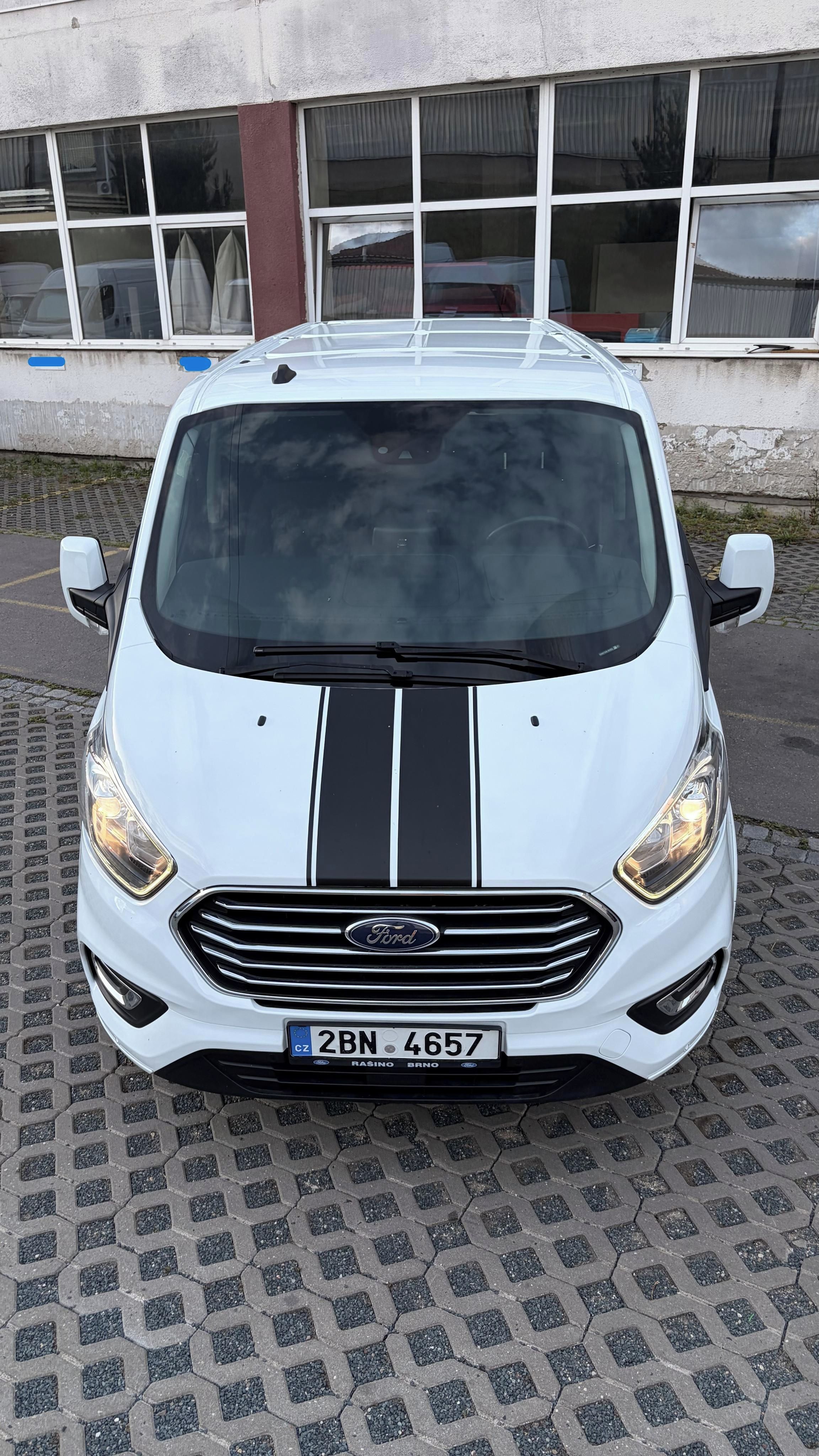 Ford Tourneo Custom - fotka 4
