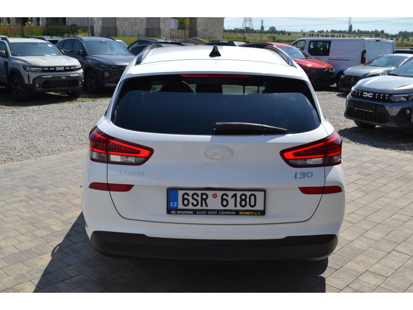 Hyundai i30, WG 1,5I MT FAMILY NAVI - fotka 4