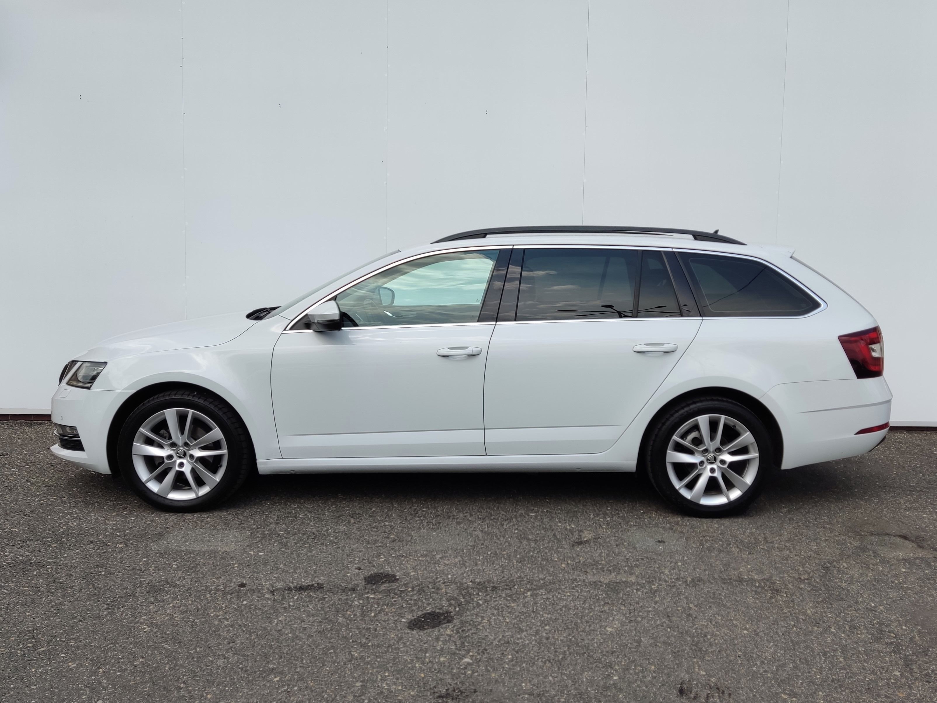 Škoda Octavia, 1.4 TSI 110 kW DSG Style Plus - fotka 3