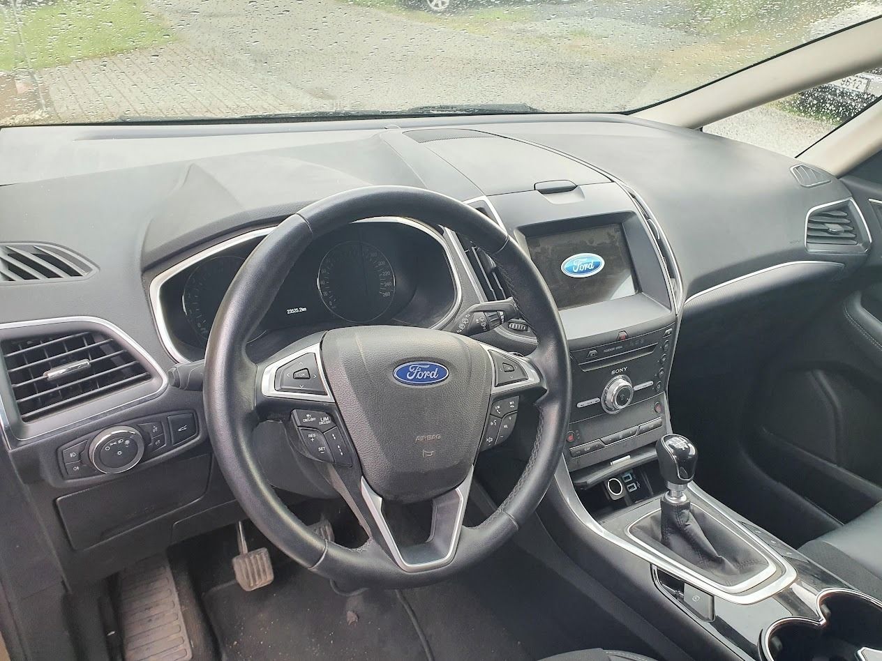 Ford S-MAX, manuál 140kW, 7 míst - fotka 5