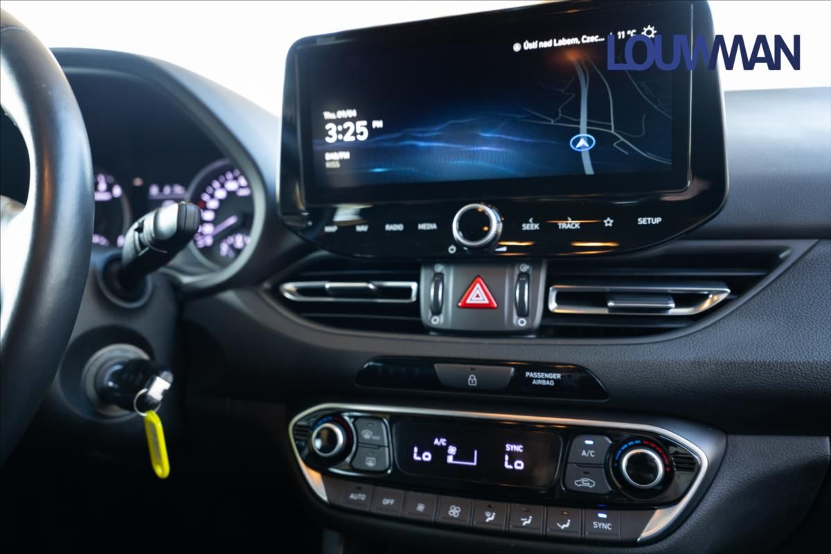 Hyundai i30, 1,5 T-GDI Smart MHEV - fotka 6