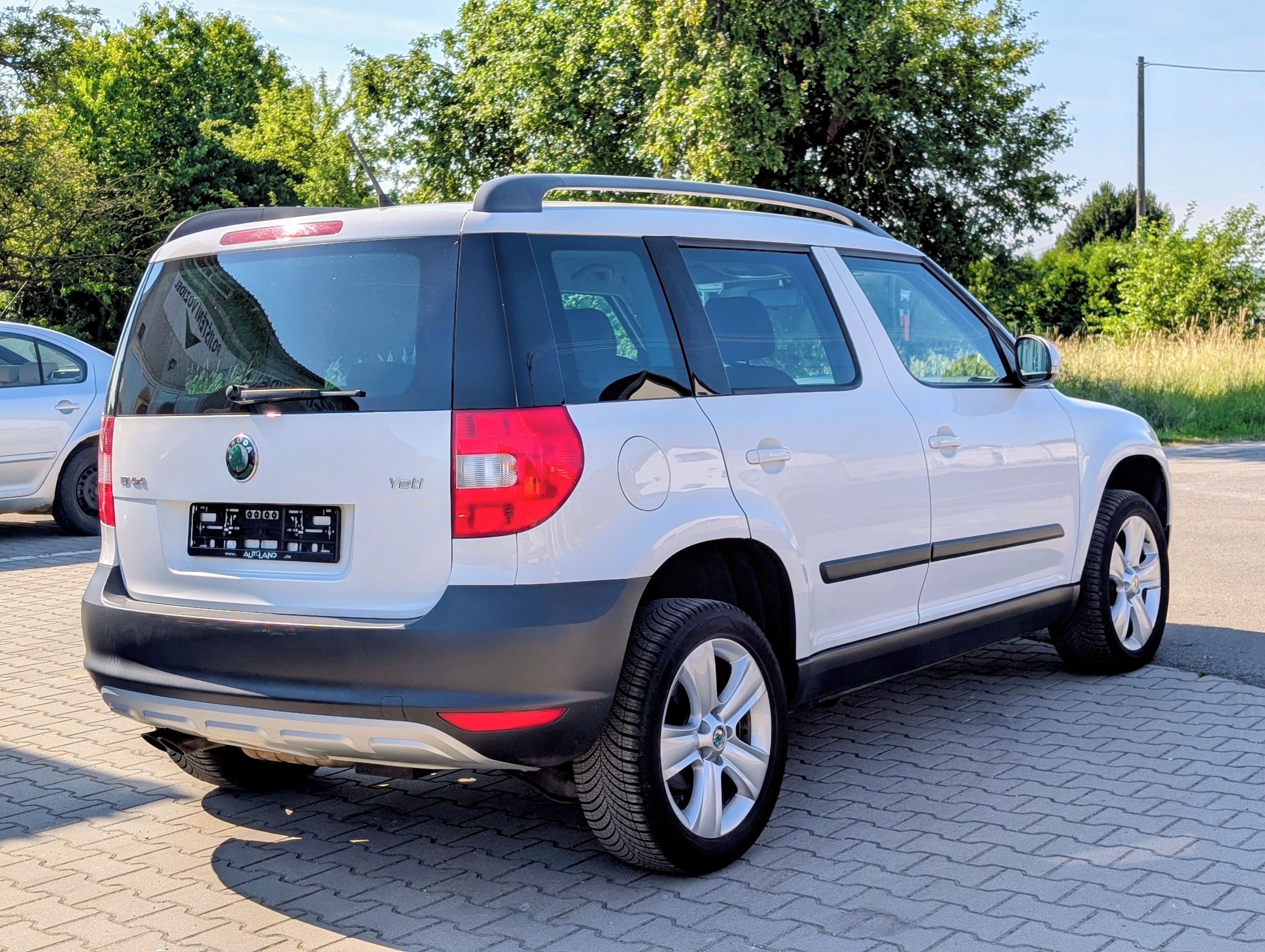 Škoda Yeti, 2.0TDi 103kW 4x4 TAŽNE ELEGANC - fotka 4