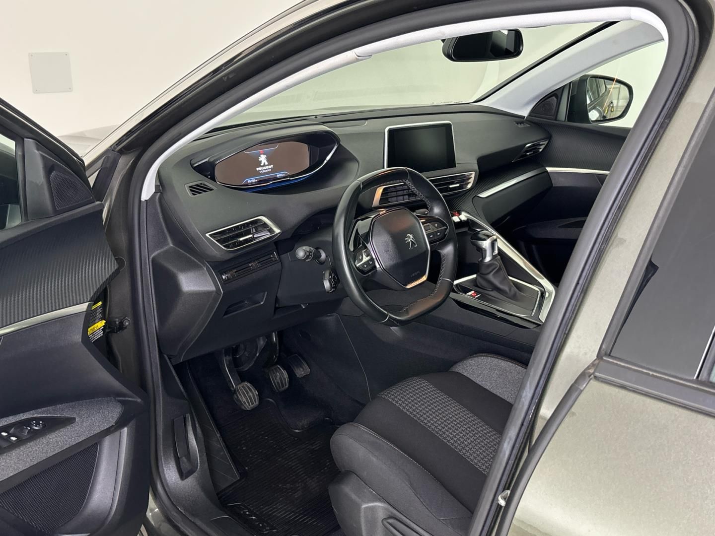 Peugeot 3008, 1.2 PureTech / 96 kW Active - fotka 6
