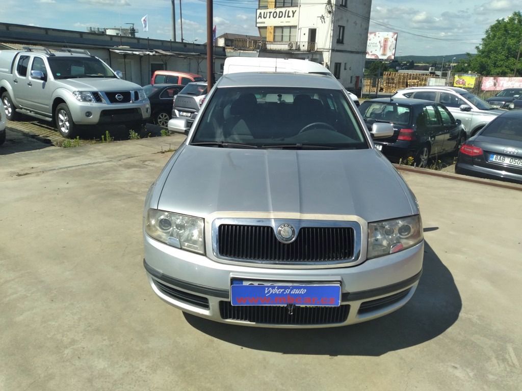 Škoda Superb, 2.0 i 85kW ČR, 2.MAJITEL - fotka 2