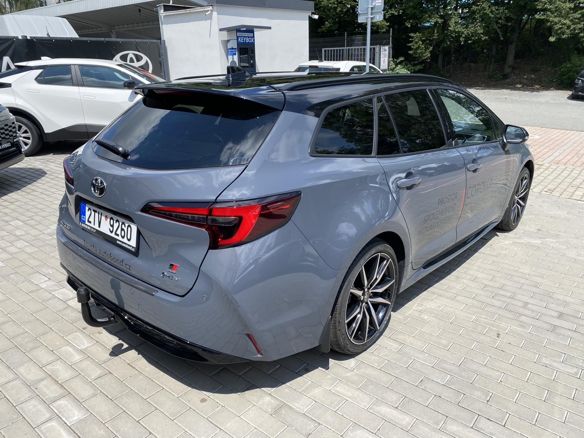 Toyota Corolla, 1.8 GR SPORT + tažné - fotka 6