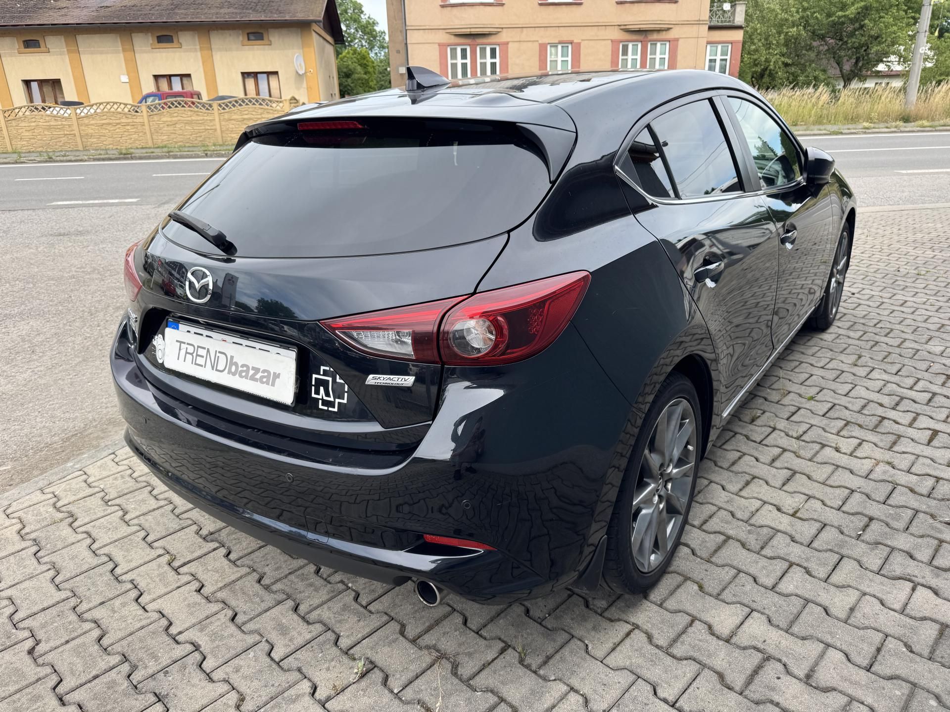 Mazda 3, 2,0 SKYACTIV - fotka 3