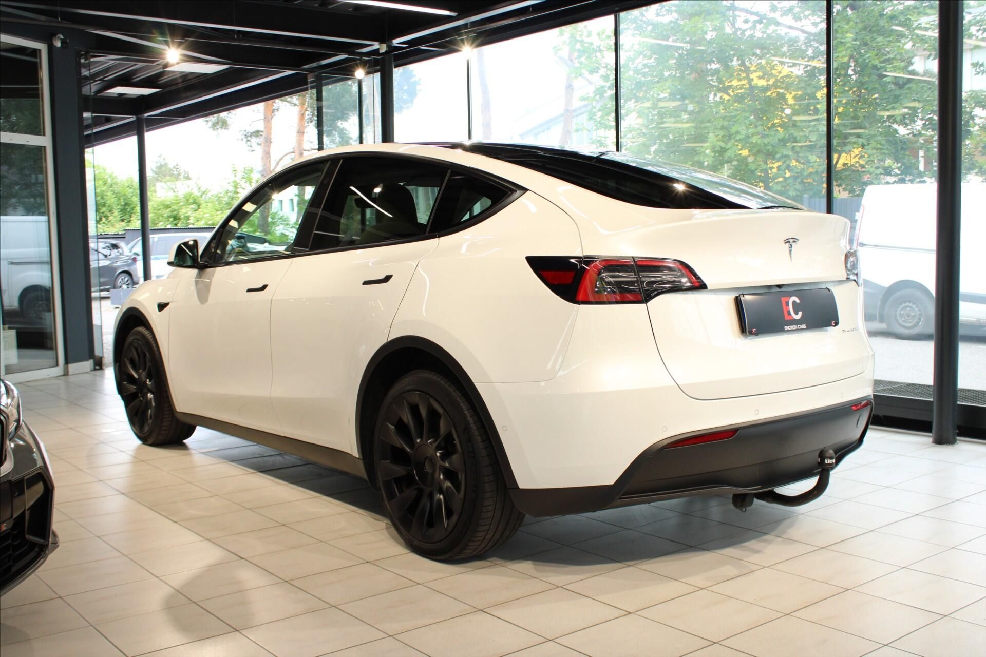 Tesla Model Y, Long Range Dual Motor AWD Tažn - fotka 4