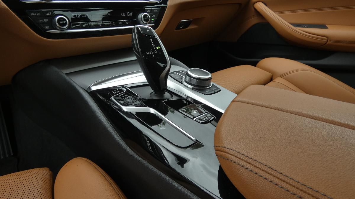 BMW Řada 5, 530d xDrive - fotka 6