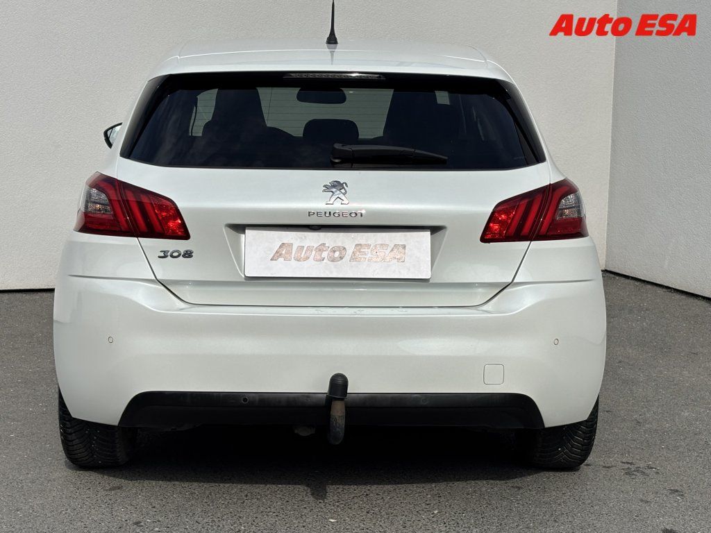 Peugeot 308, 1.2 PT,Allure,navi,kamera - fotka 5