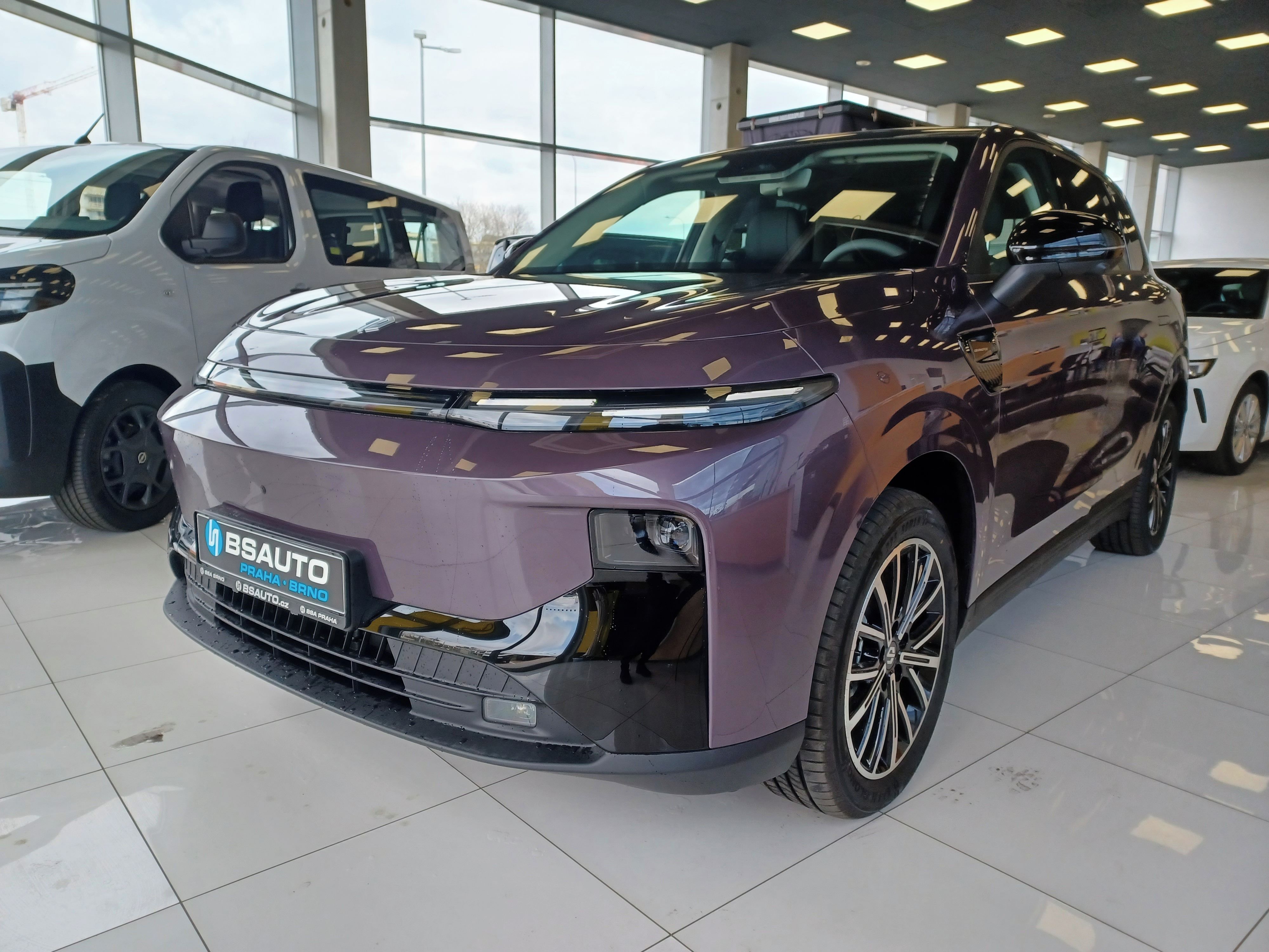 Leapmotor B10, Design-Hybridní Elektro vůz