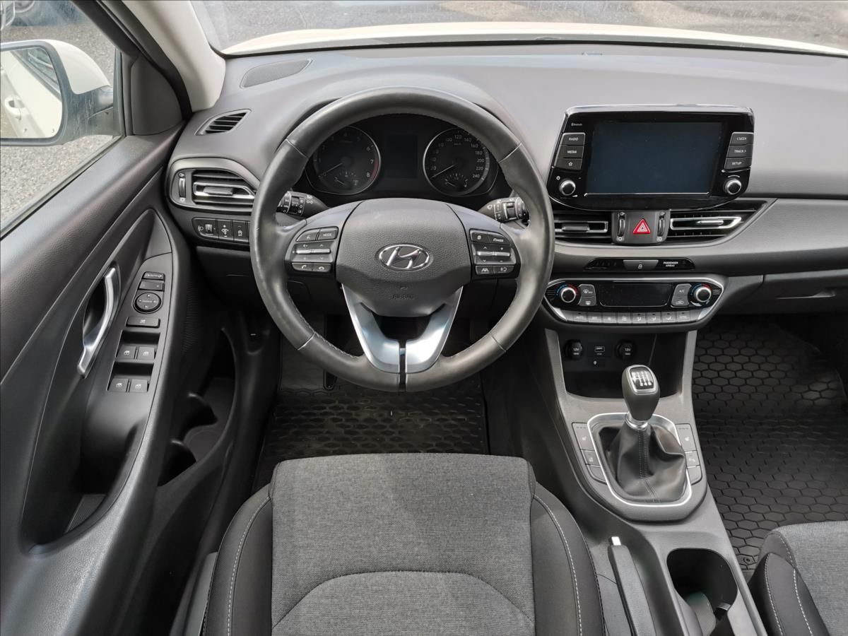 Hyundai i30, 1,5 DPi Family Smart kombi - fotka 6