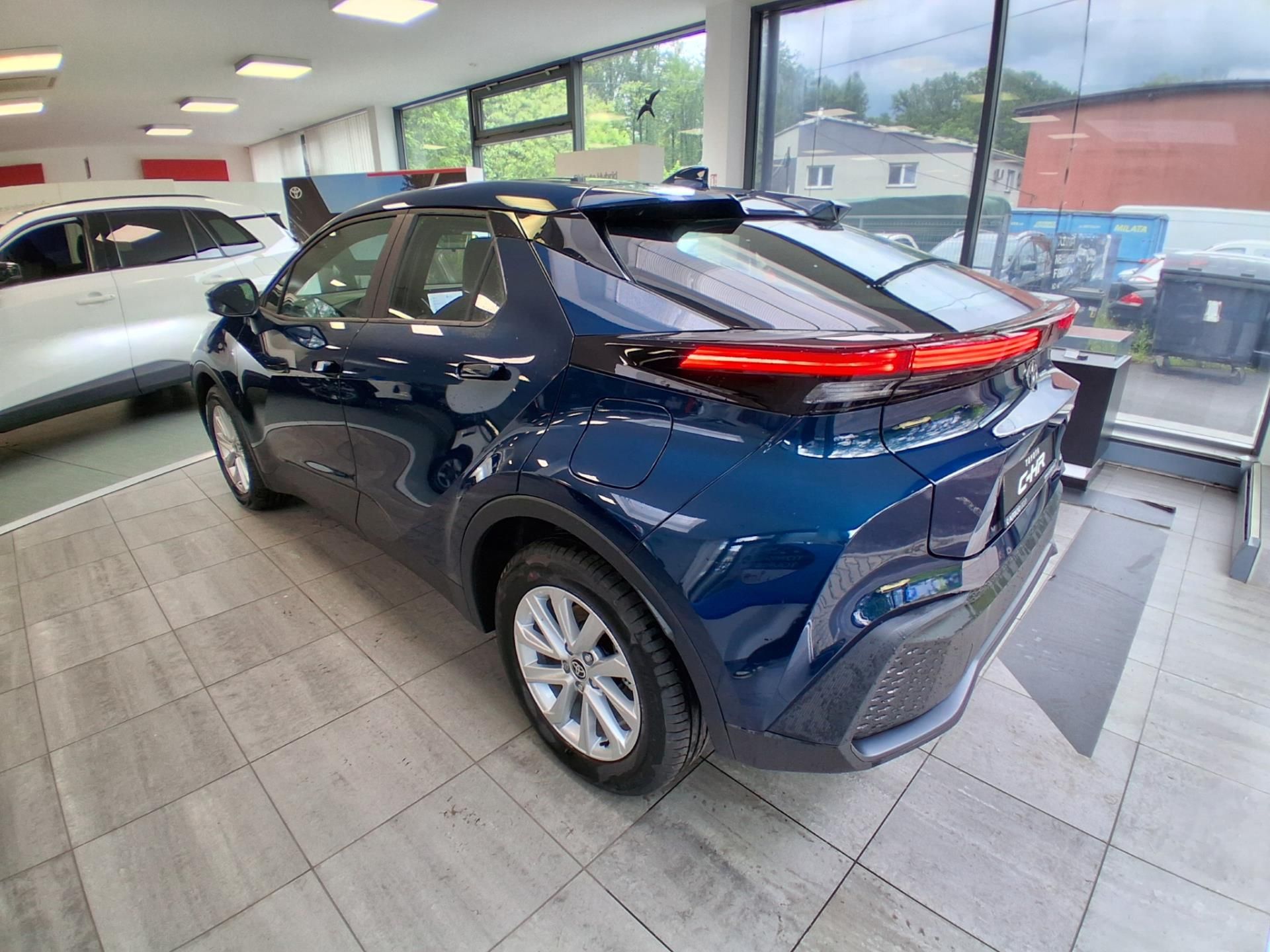 Toyota C-HR, 1.8L HEV Comfort 140K - fotka 5