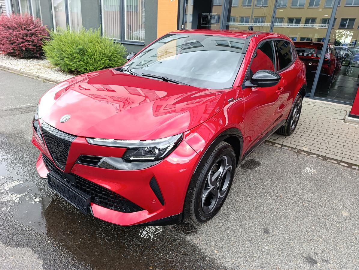 Alfa Romeo Junior, Sport Speciale 1.2 Turbo Hybr. - fotka 3