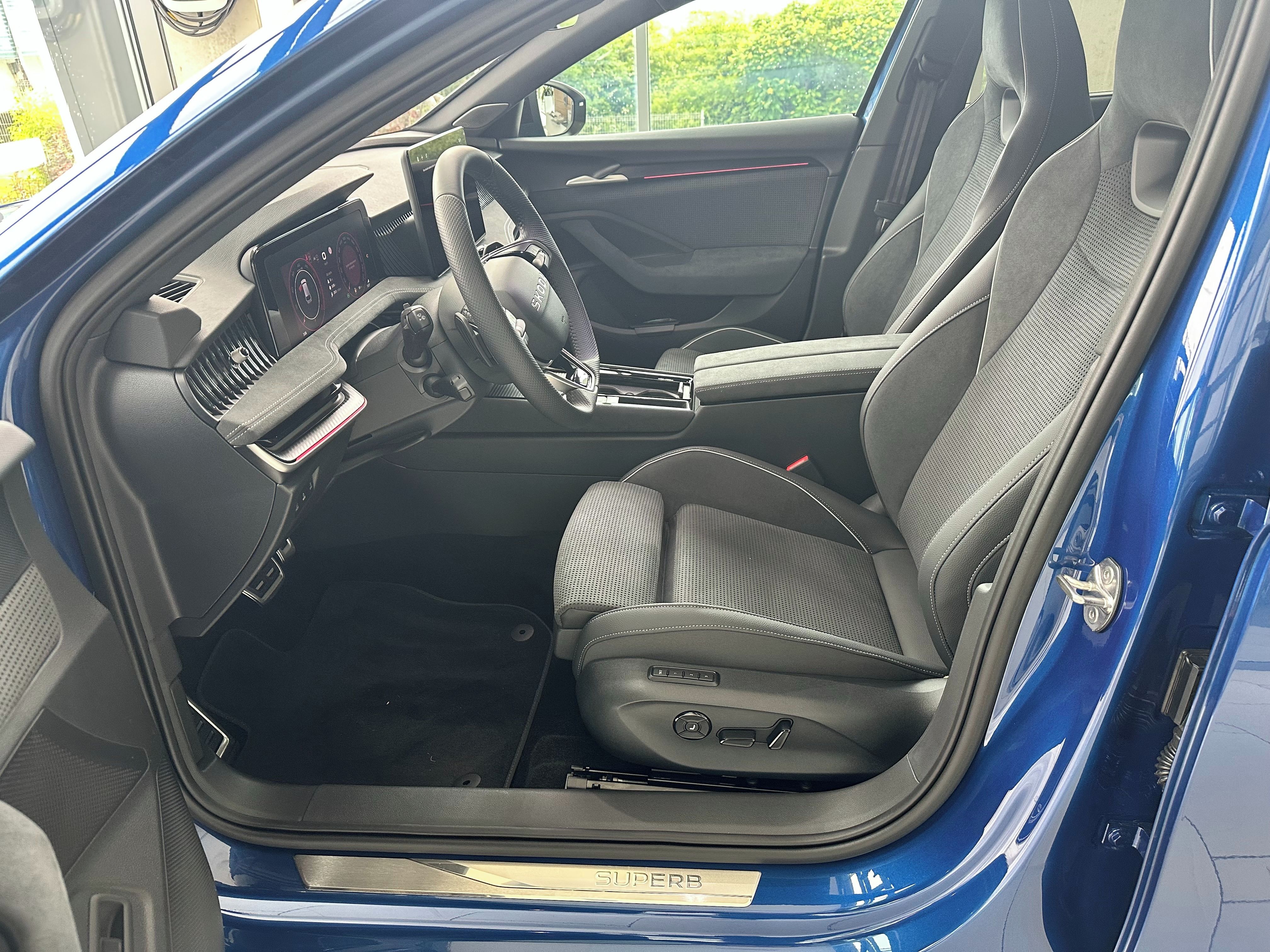 Škoda Superb, 2,0 TDI 142 kW DSG 4x4 - fotka 5
