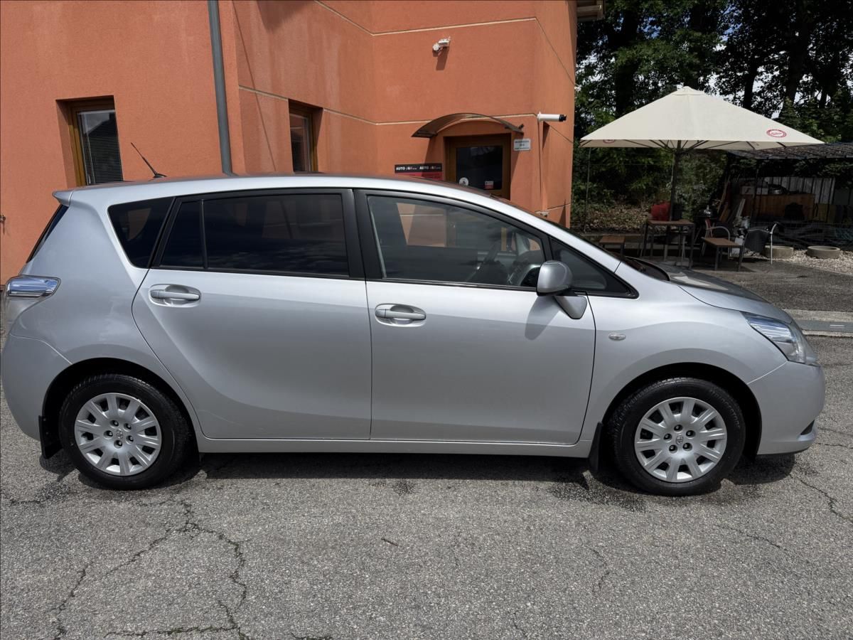 Toyota Verso, 1,6 VVTi - fotka 4
