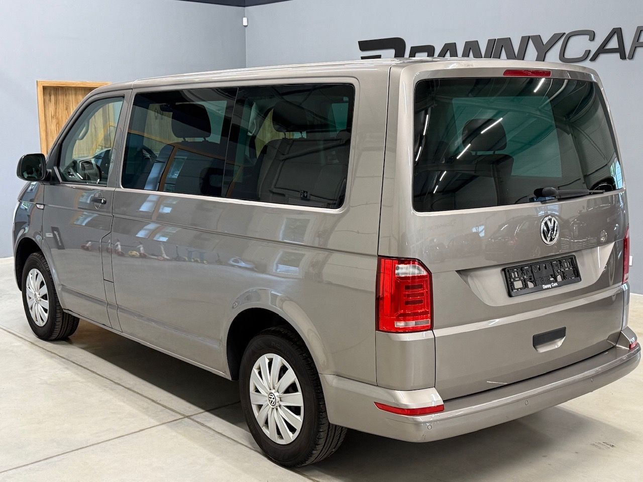 Volkswagen Multivan, T6 2.0TSI 110kw (benzín) - fotka 2
