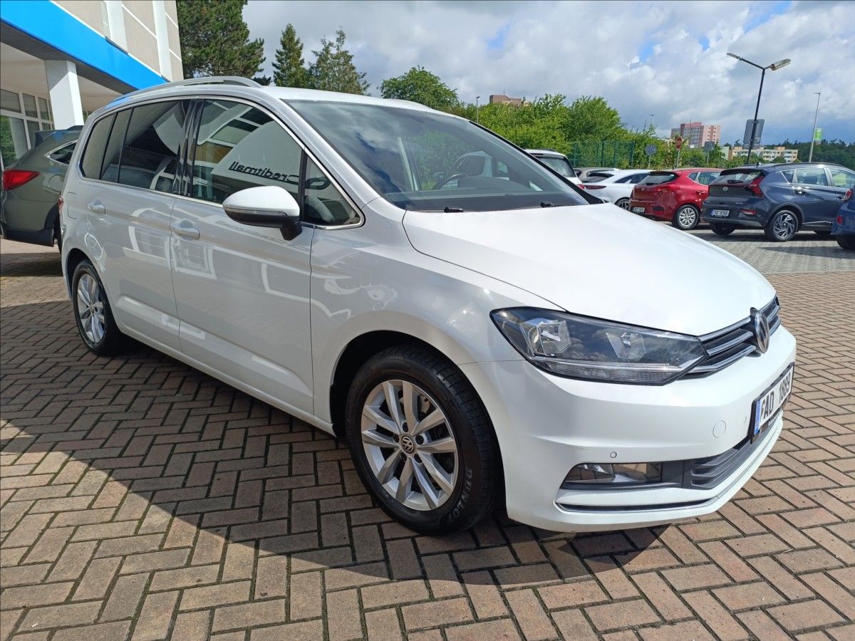 Volkswagen Touran, 2,0 TDi DSG Highline - fotka 4