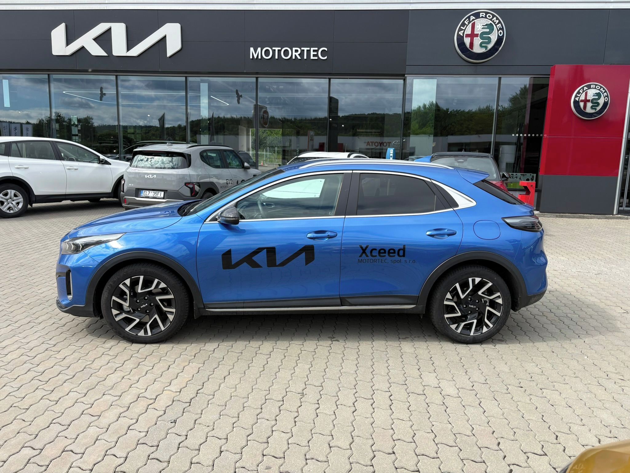 Kia XCee´d, 1,6 T-GDi GPF 7DCT STEEL EDITI - fotka 4