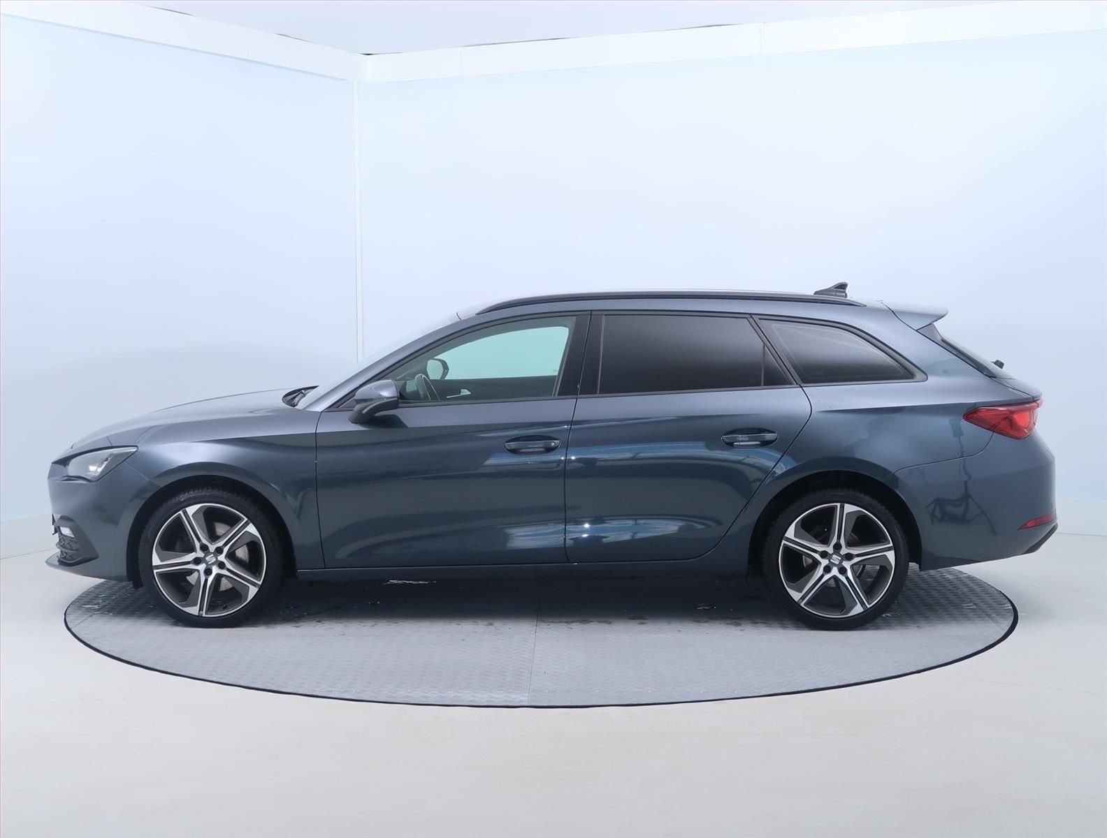 Seat Leon, 2.0 TDI, Automat, Navi - fotka 3