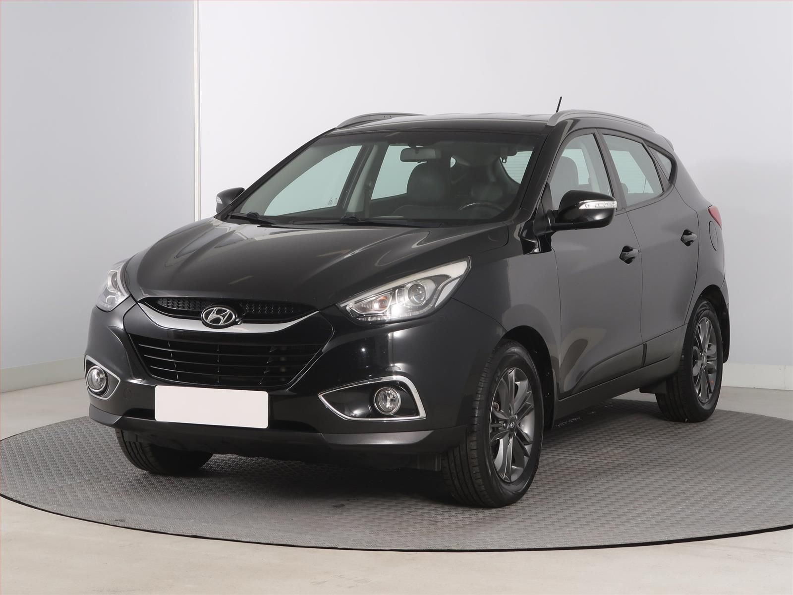 Hyundai ix35, 1.7 CRDi, Kožené sedačky - fotka 2