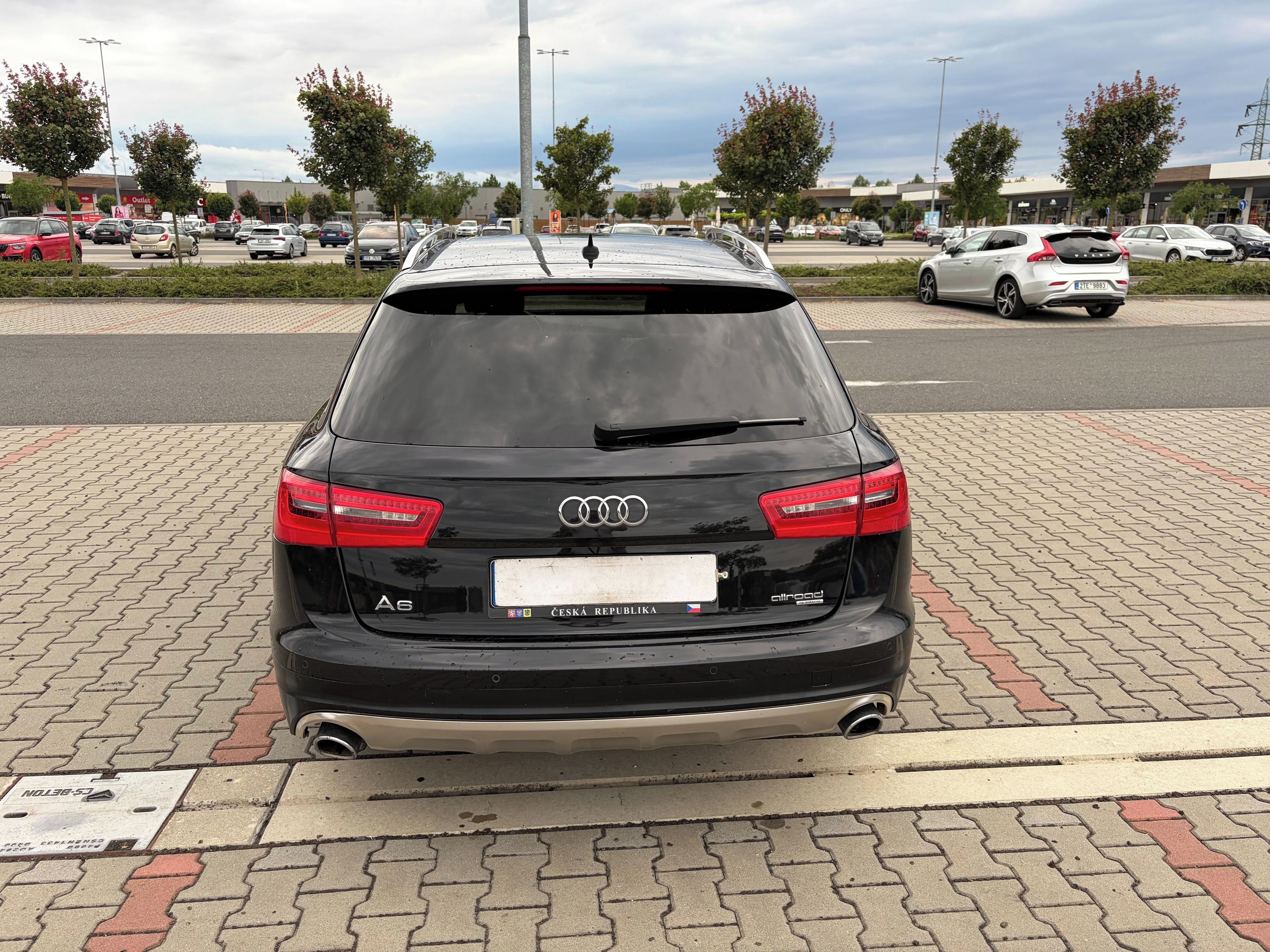 Audi A6 allroad, 3.0 TDi 230kw 4x4 TZ serviska - fotka 4