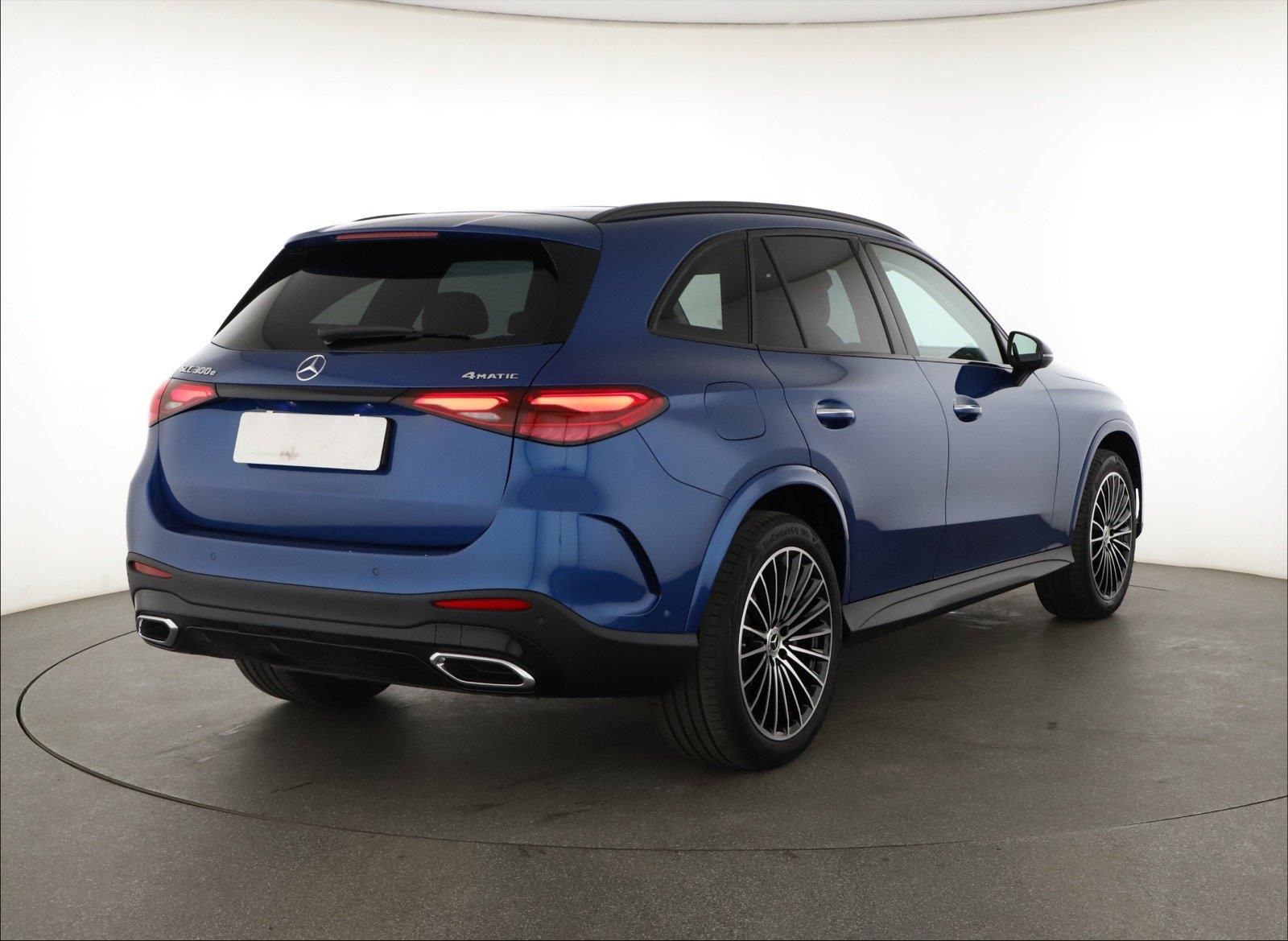 Mercedes-Benz GLC, 300 e 4MATIC, AMG Line - fotka 5