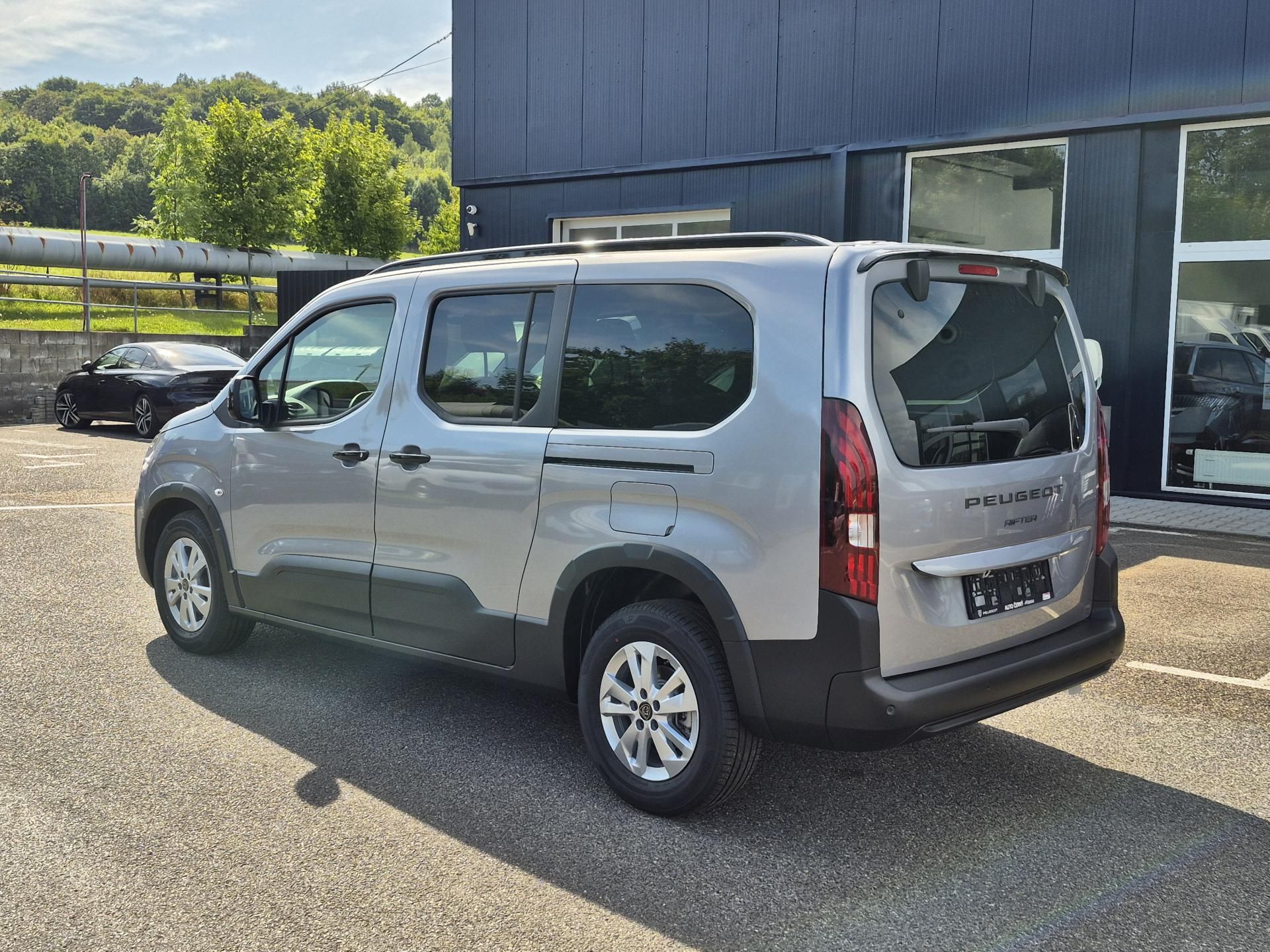 Peugeot Rifter, Long ALLURE HDi 130 S&S MAN6 - fotka 3
